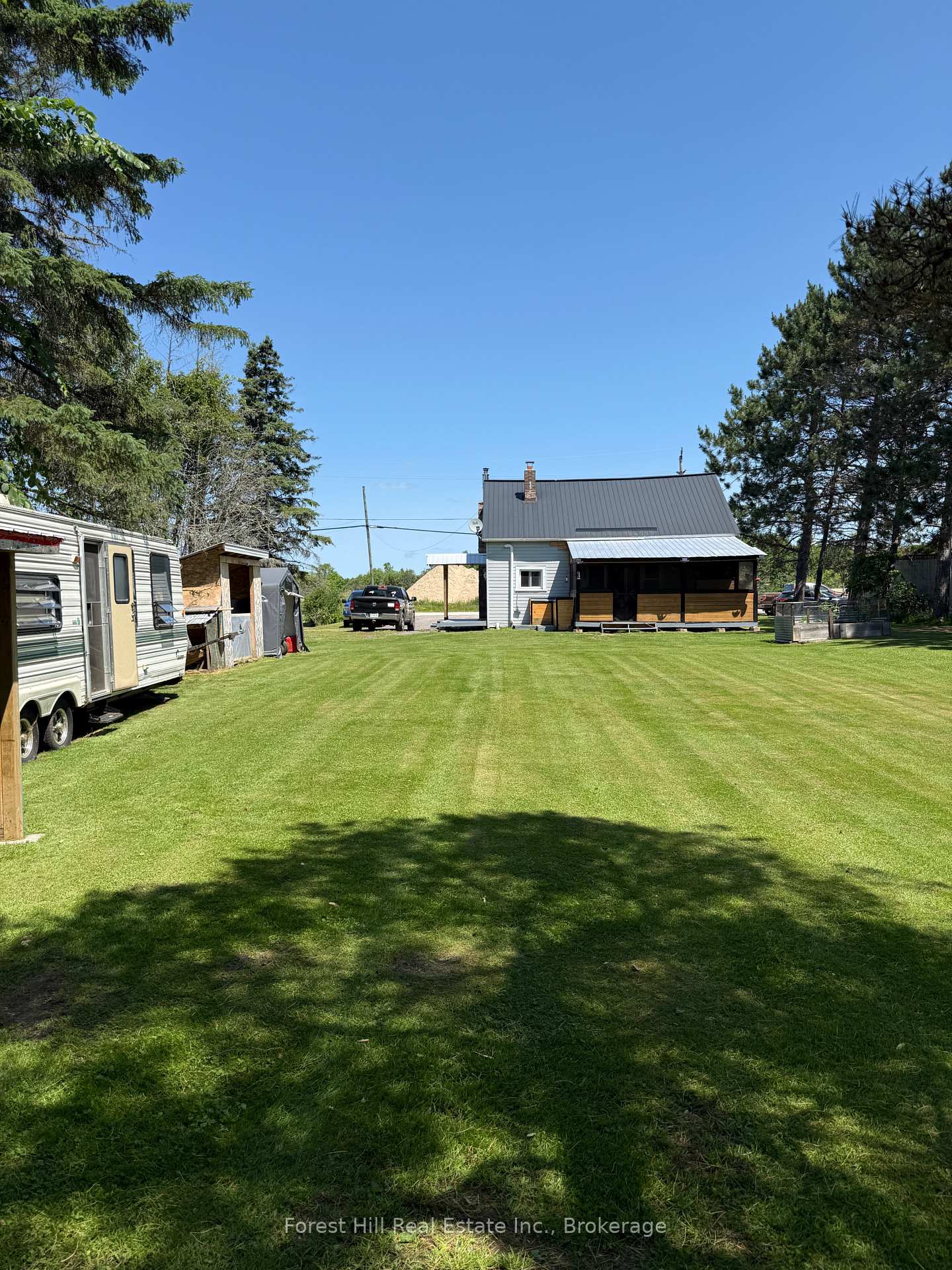 Photo 4 of 10709 522 Highway, Parry Sound Remote Area, Arnstein — HOMEH