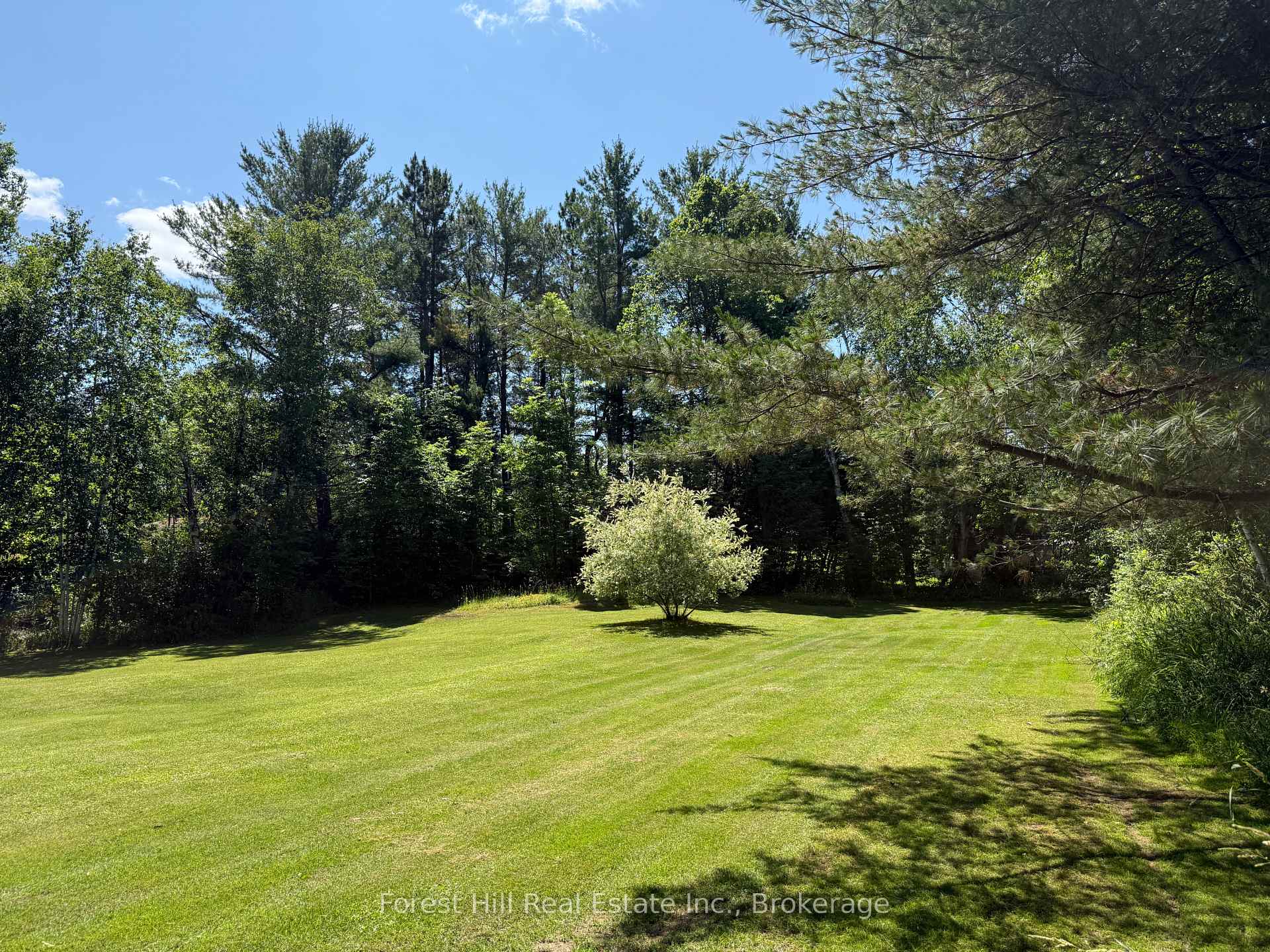 Photo 5 of 10709 522 Highway, Parry Sound Remote Area, Arnstein — HOMEH