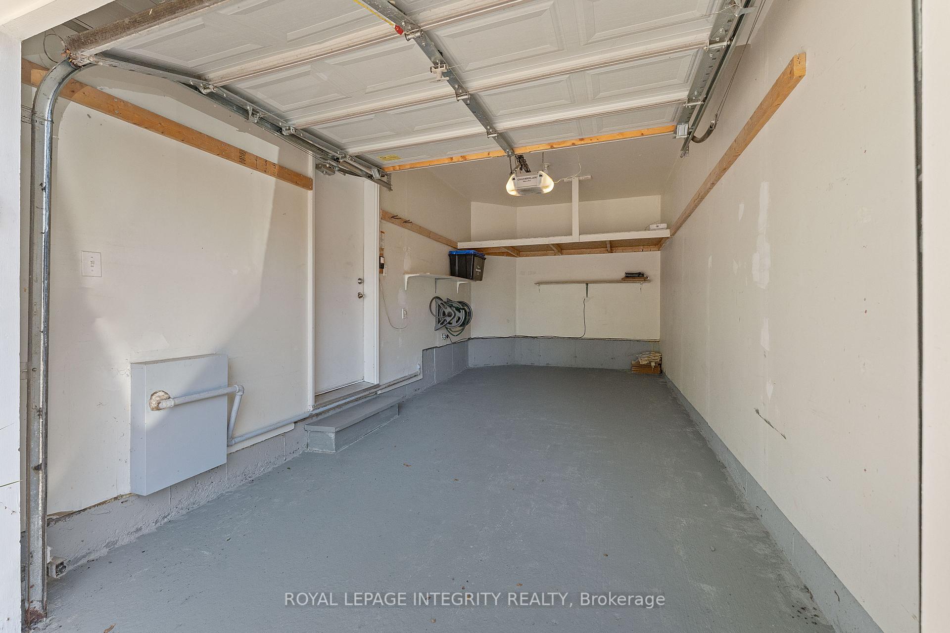 Photo 10 of 6308 Sablewood Place, Ottawa, Chapel Hill — HOMEH