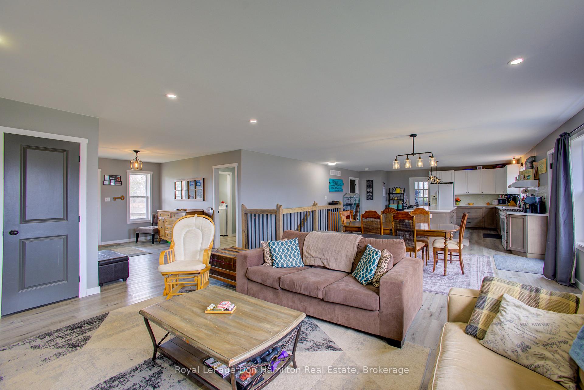 Photo 8 of 336 Turnberry Street, North Huron, Wingham — HOMEH