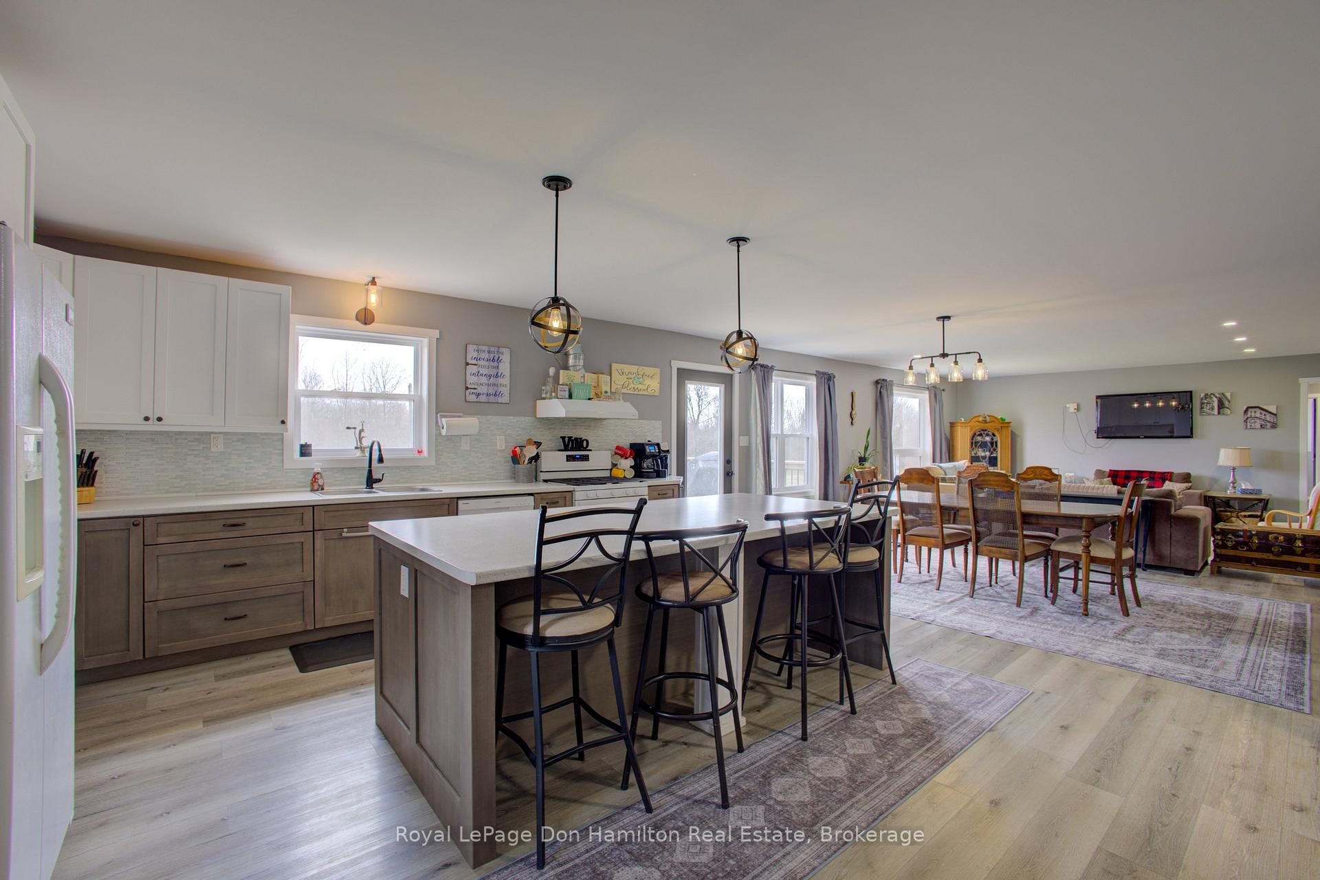 Photo 14 of 336 Turnberry Street, North Huron, Wingham — HOMEH