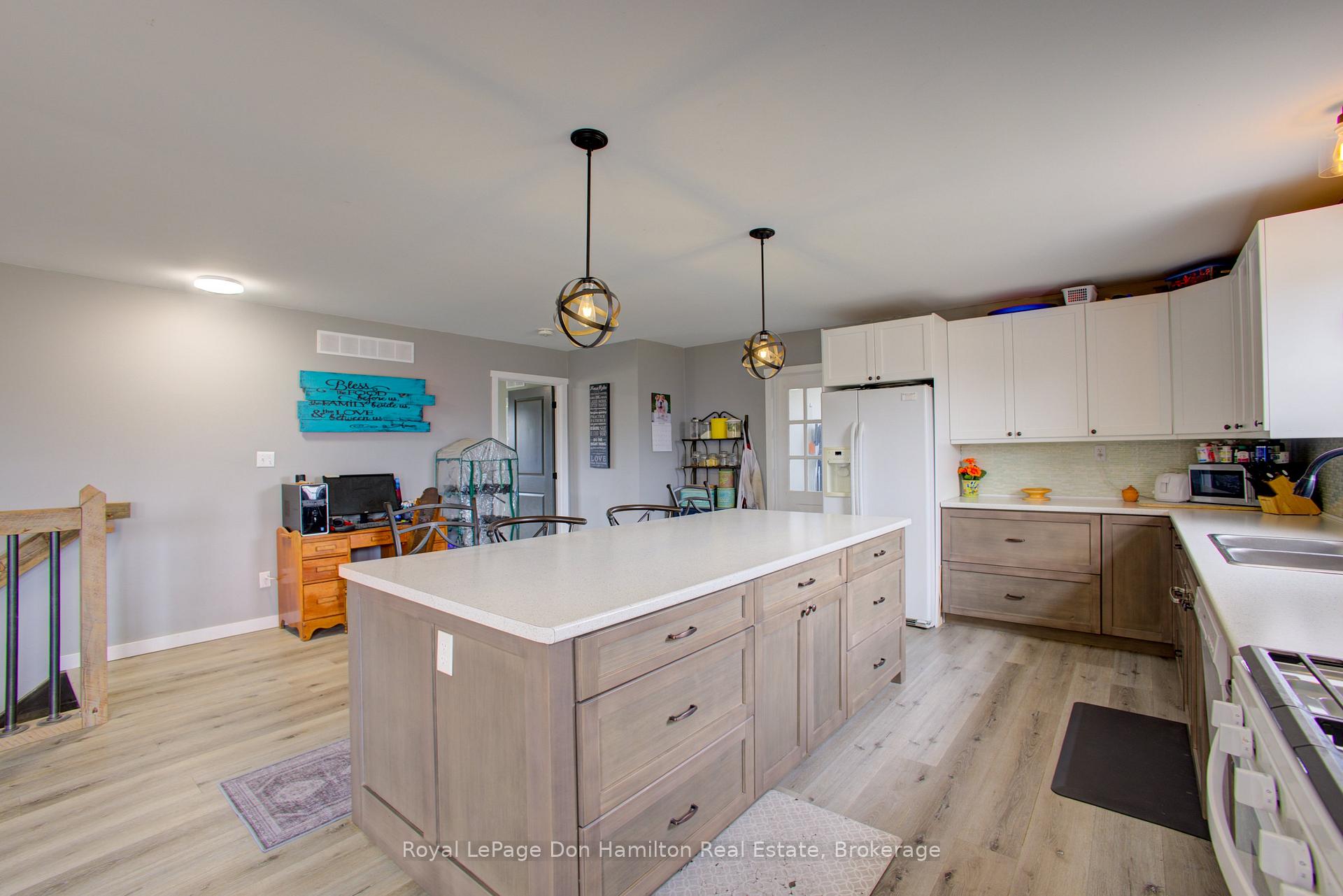 Photo 16 of 336 Turnberry Street, North Huron, Wingham — HOMEH