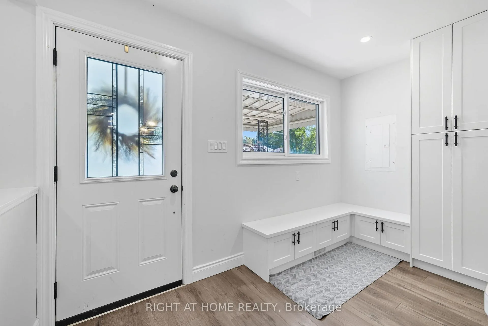 Photo 5 of 340 Grandview Street S, Oshawa, Donevan — HOMEH