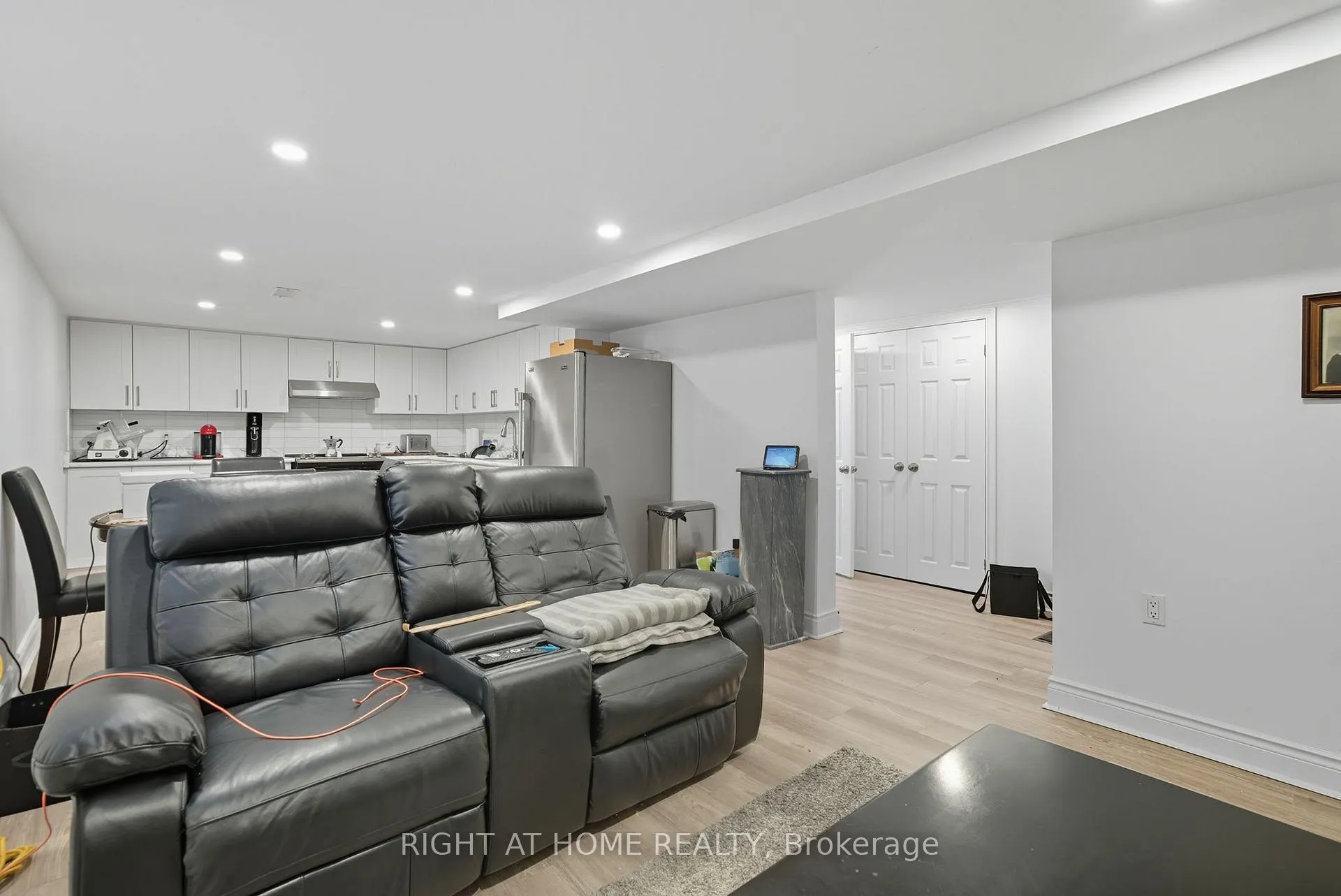 Photo 22 of 340 Grandview Street S, Oshawa, Donevan — HOMEH