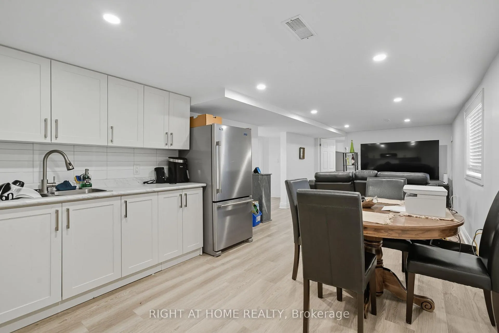 Photo 25 of 340 Grandview Street S, Oshawa, Donevan — HOMEH
