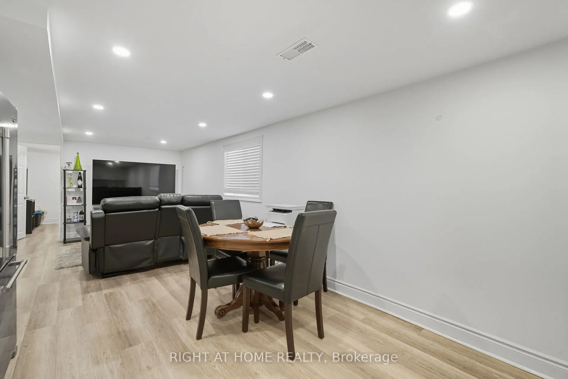 Photo 26 of 340 Grandview Street S, Oshawa, Donevan — HOMEH
