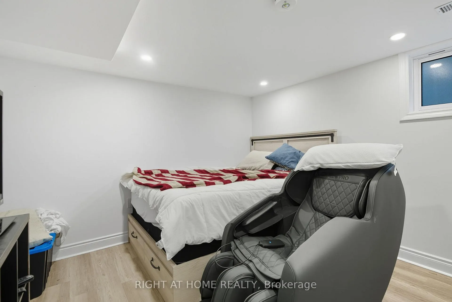 Photo 27 of 340 Grandview Street S, Oshawa, Donevan — HOMEH