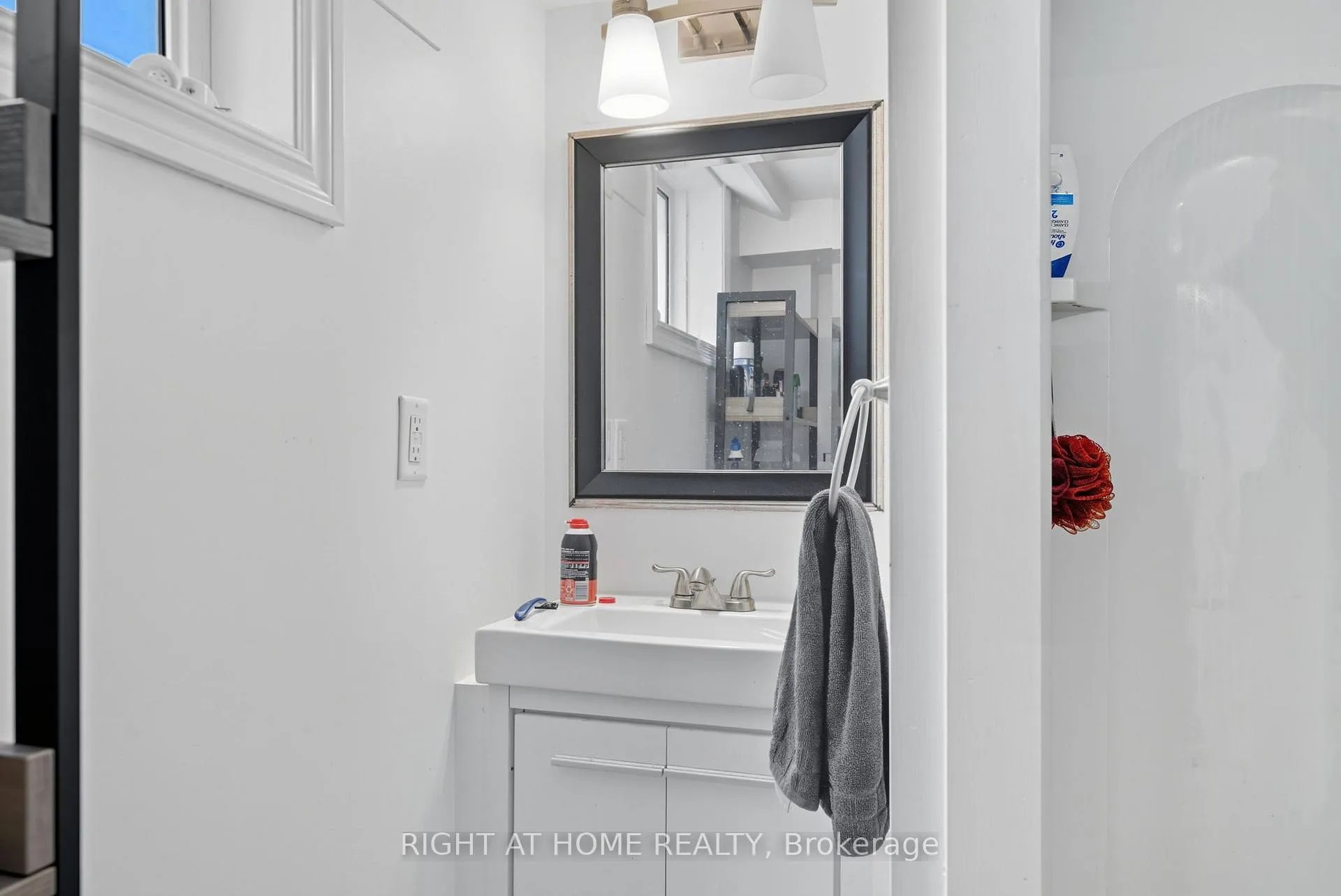 Photo 33 of 340 Grandview Street S, Oshawa, Donevan — HOMEH