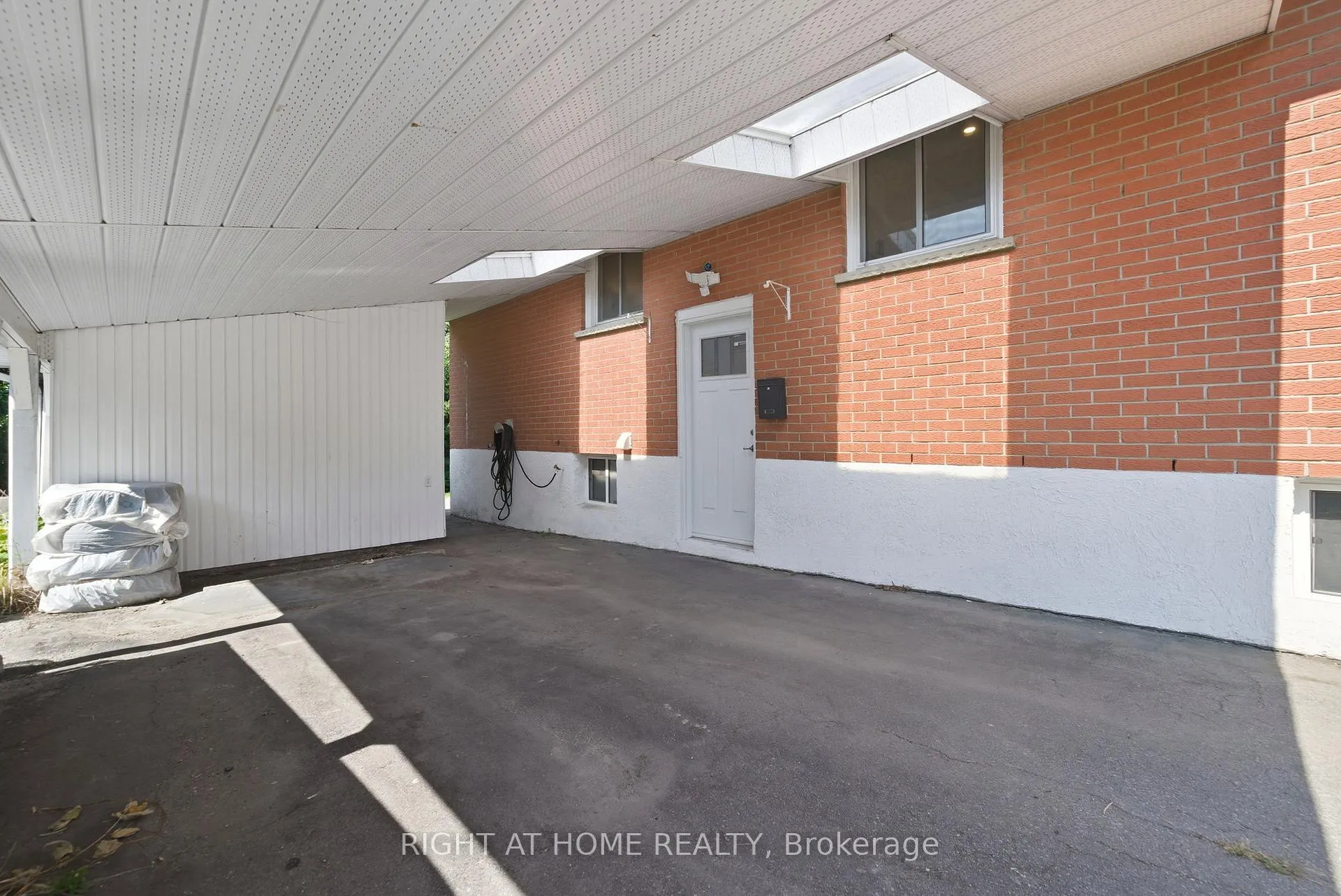 Photo 34 of 340 Grandview Street S, Oshawa, Donevan — HOMEH