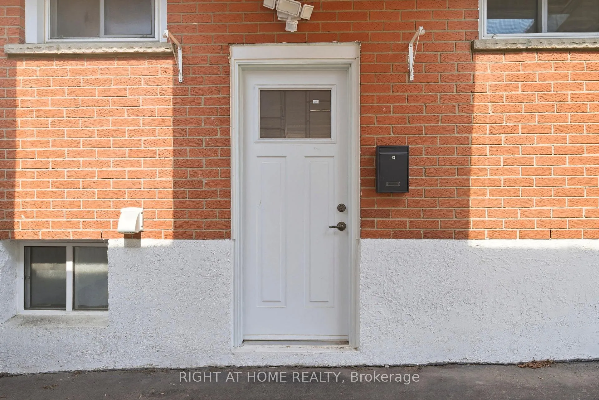 Photo 35 of 340 Grandview Street S, Oshawa, Donevan — HOMEH