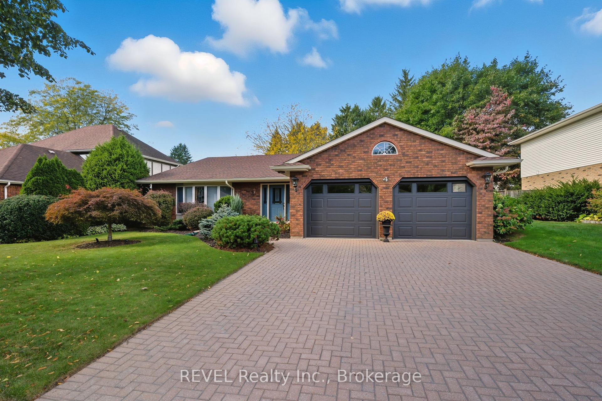 Photo 2 of 4 Kevin Drive, Pelham, Fonthill — HOMEH