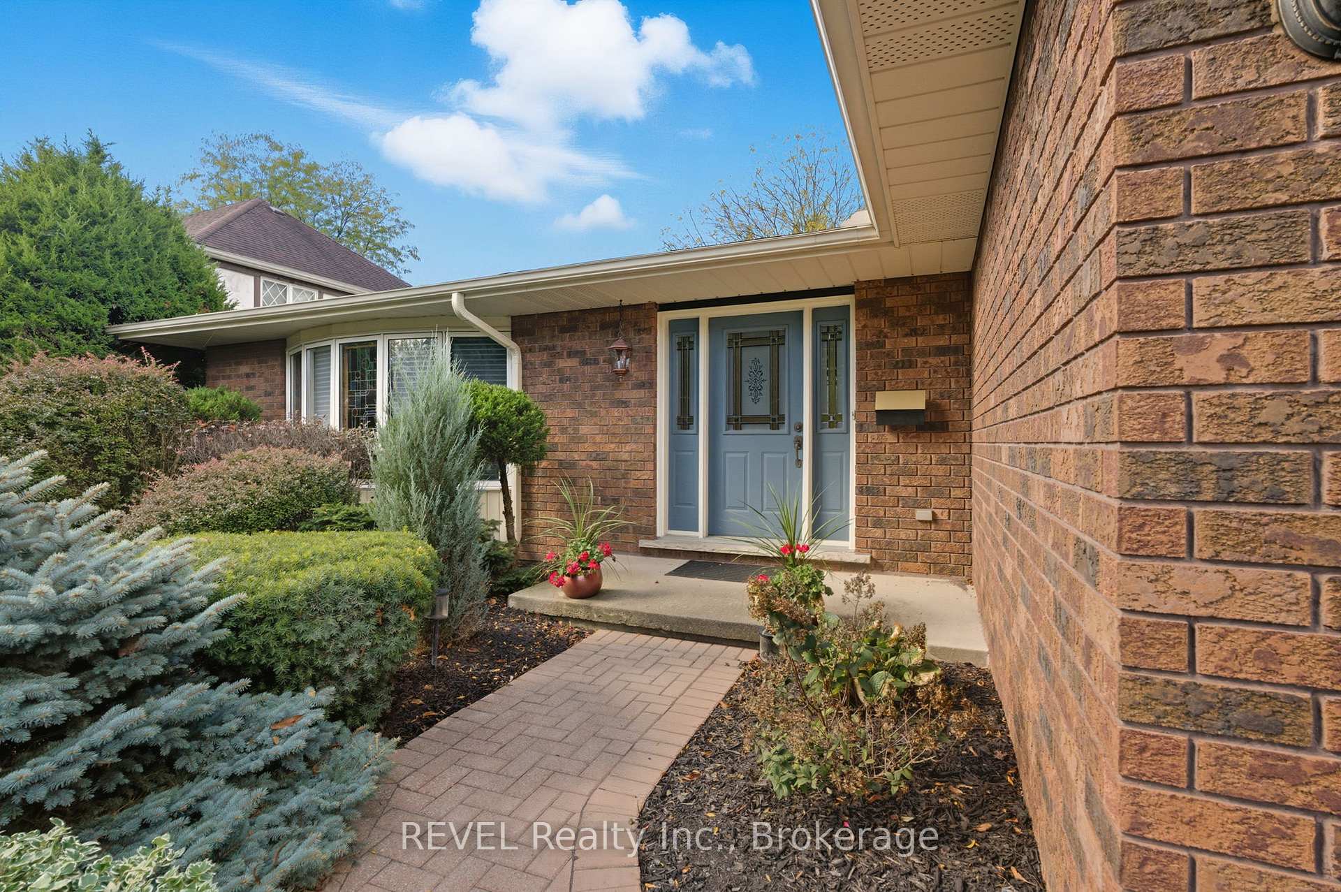 Photo 4 of 4 Kevin Drive, Pelham, Fonthill — HOMEH