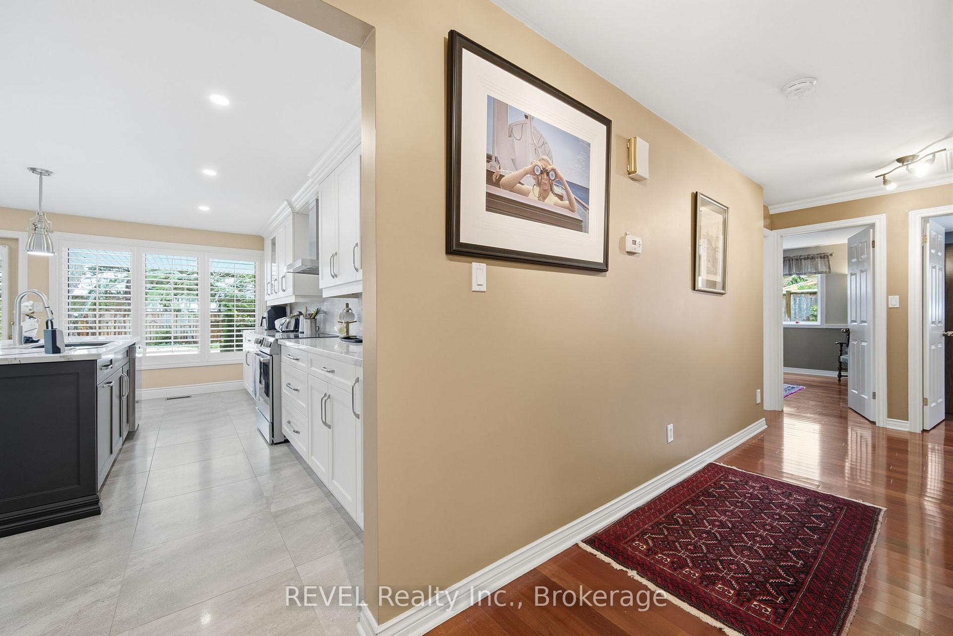Photo 13 of 4 Kevin Drive, Pelham, Fonthill — HOMEH