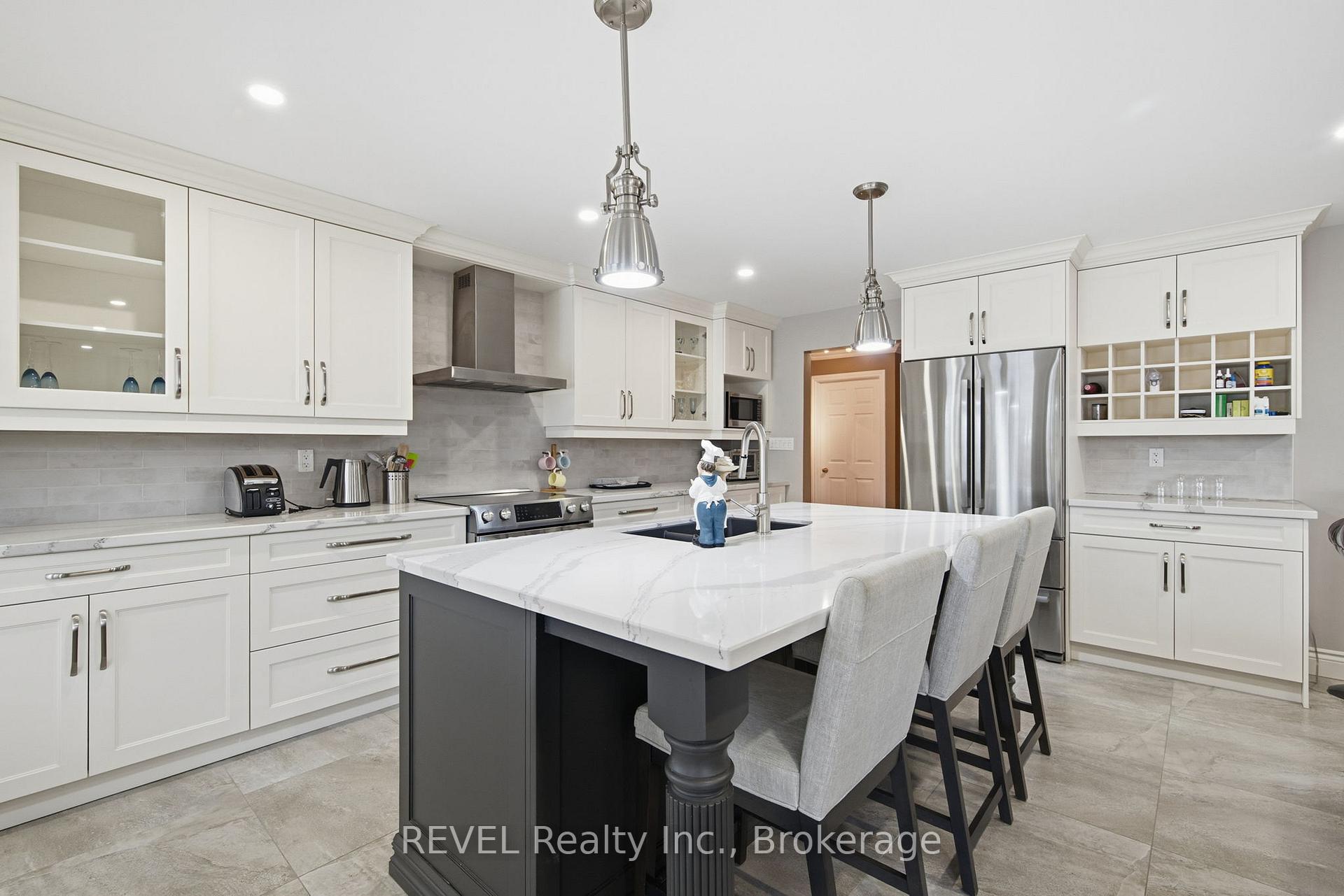 Photo 16 of 4 Kevin Drive, Pelham, Fonthill — HOMEH
