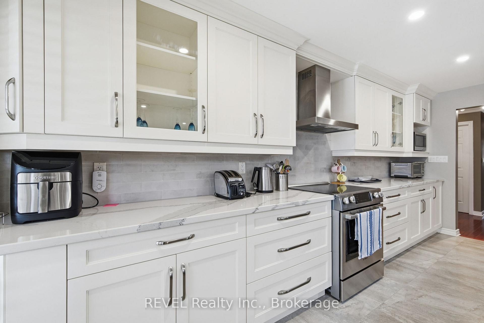 Photo 18 of 4 Kevin Drive, Pelham, Fonthill — HOMEH