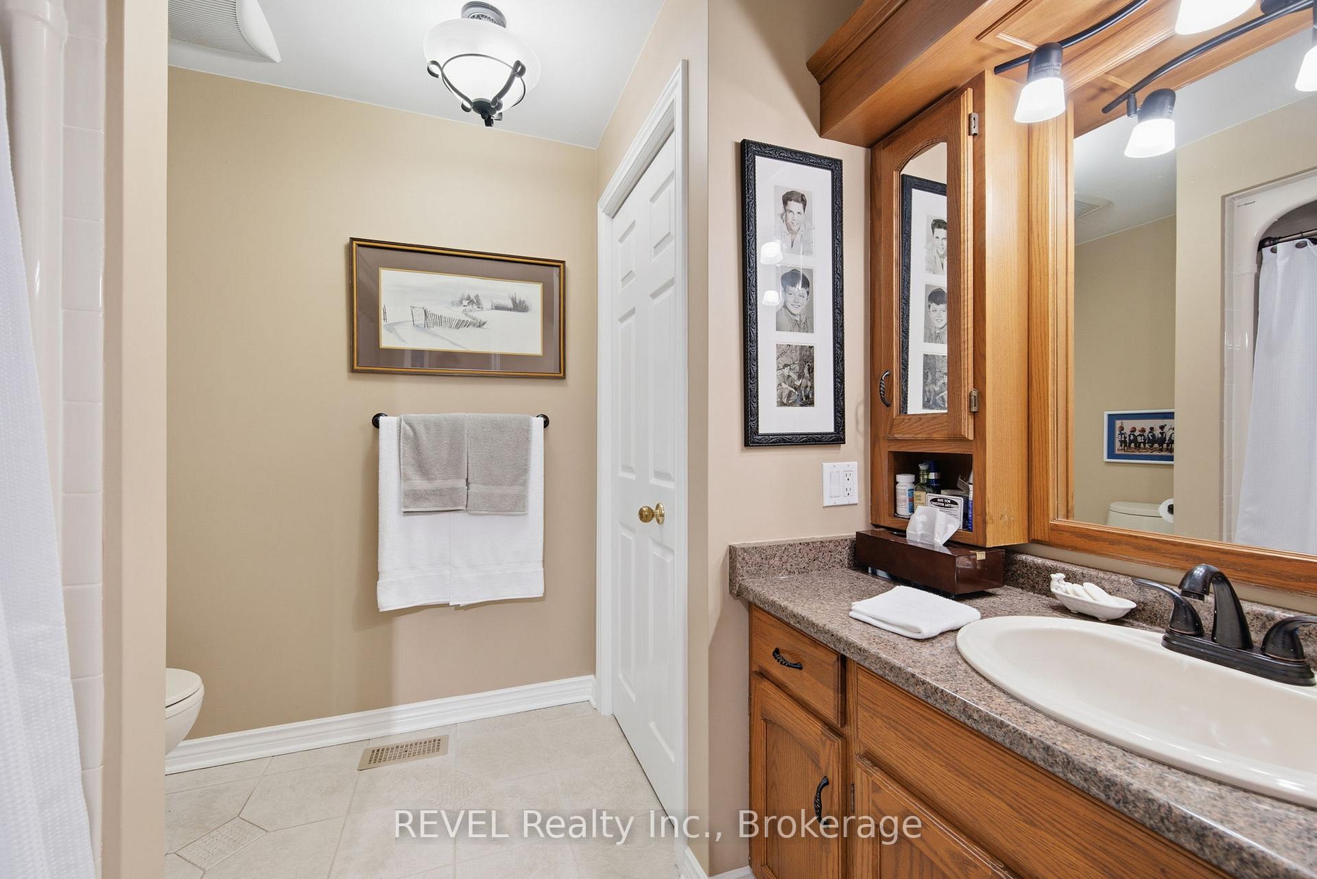 Photo 31 of 4 Kevin Drive, Pelham, Fonthill — HOMEH