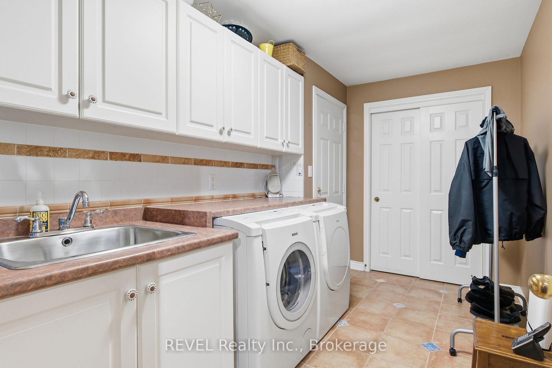 Photo 38 of 4 Kevin Drive, Pelham, Fonthill — HOMEH