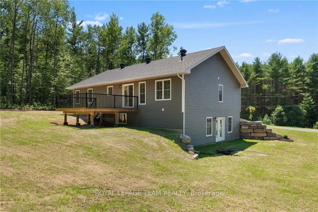 Photo 15 of 706 Royal Pines Road, North Algona Wilberforce, North Algona/Wilberforce Twp — HOMEH