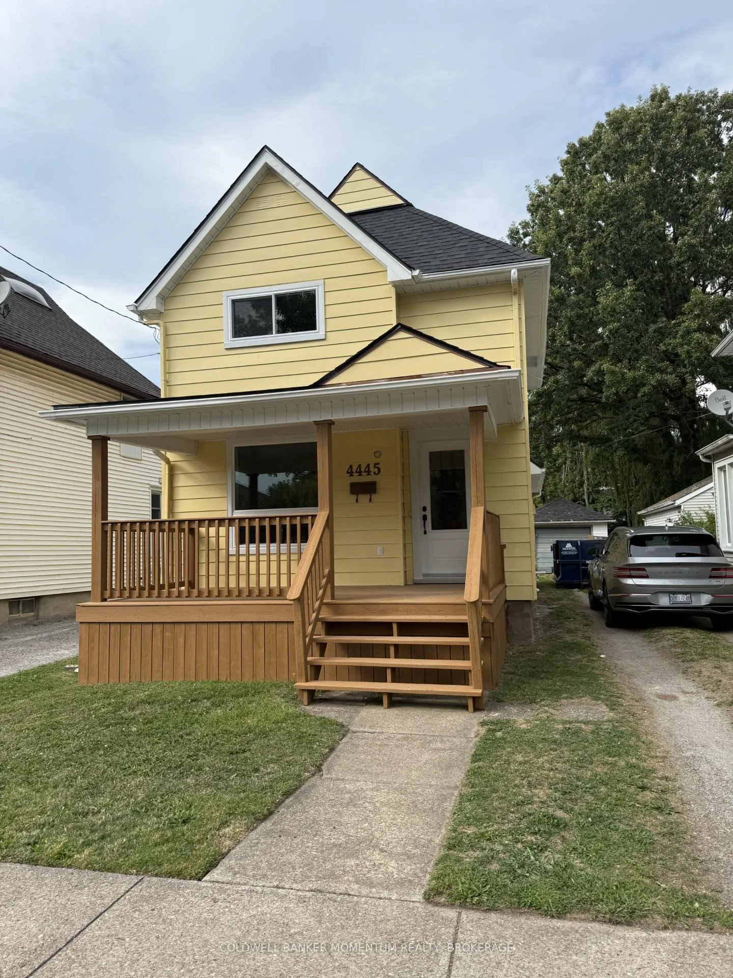 Front of 4445 Simcoe Street W