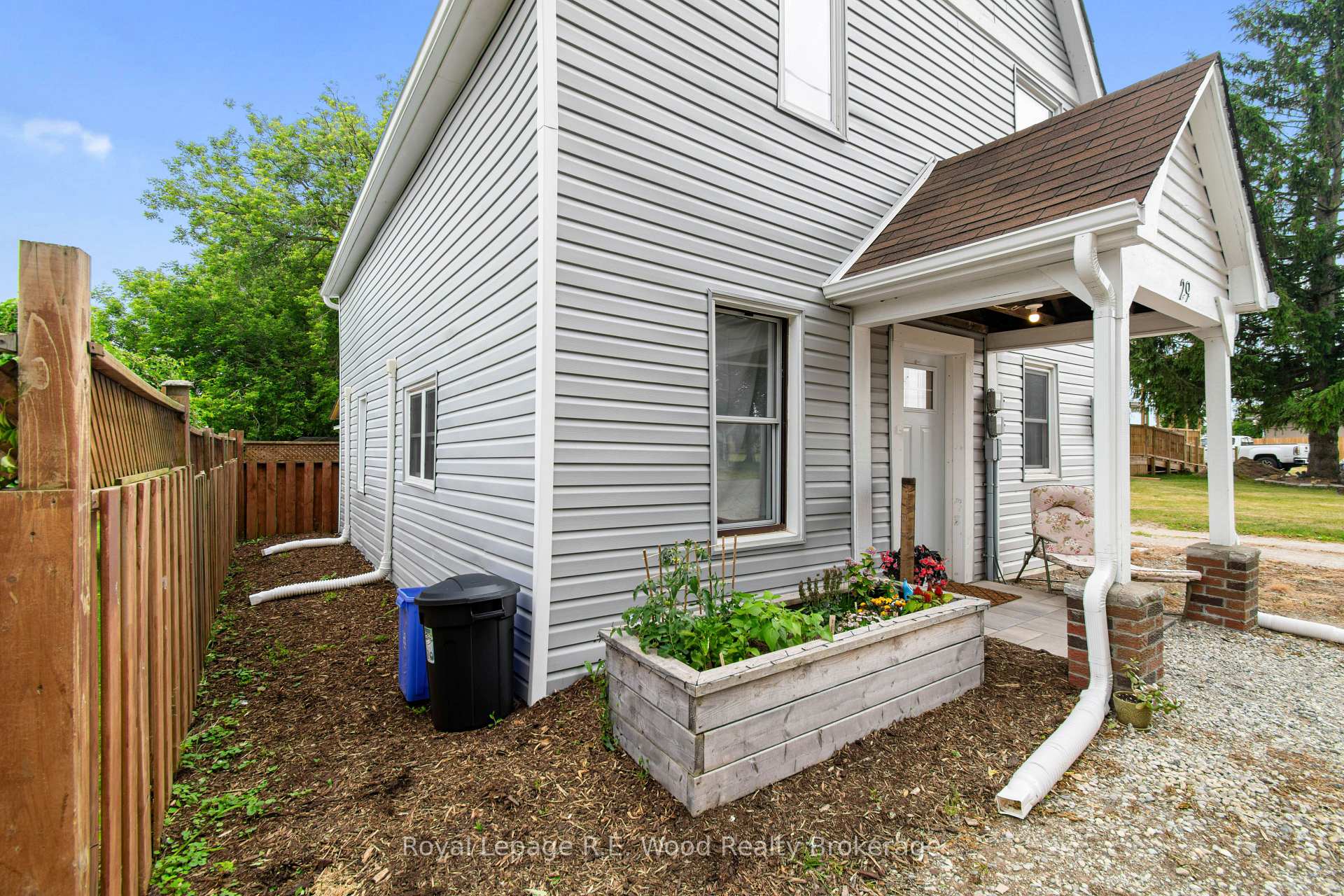 Photo 3 of 29 King Crescent, Norfolk, Courtland — HOMEH