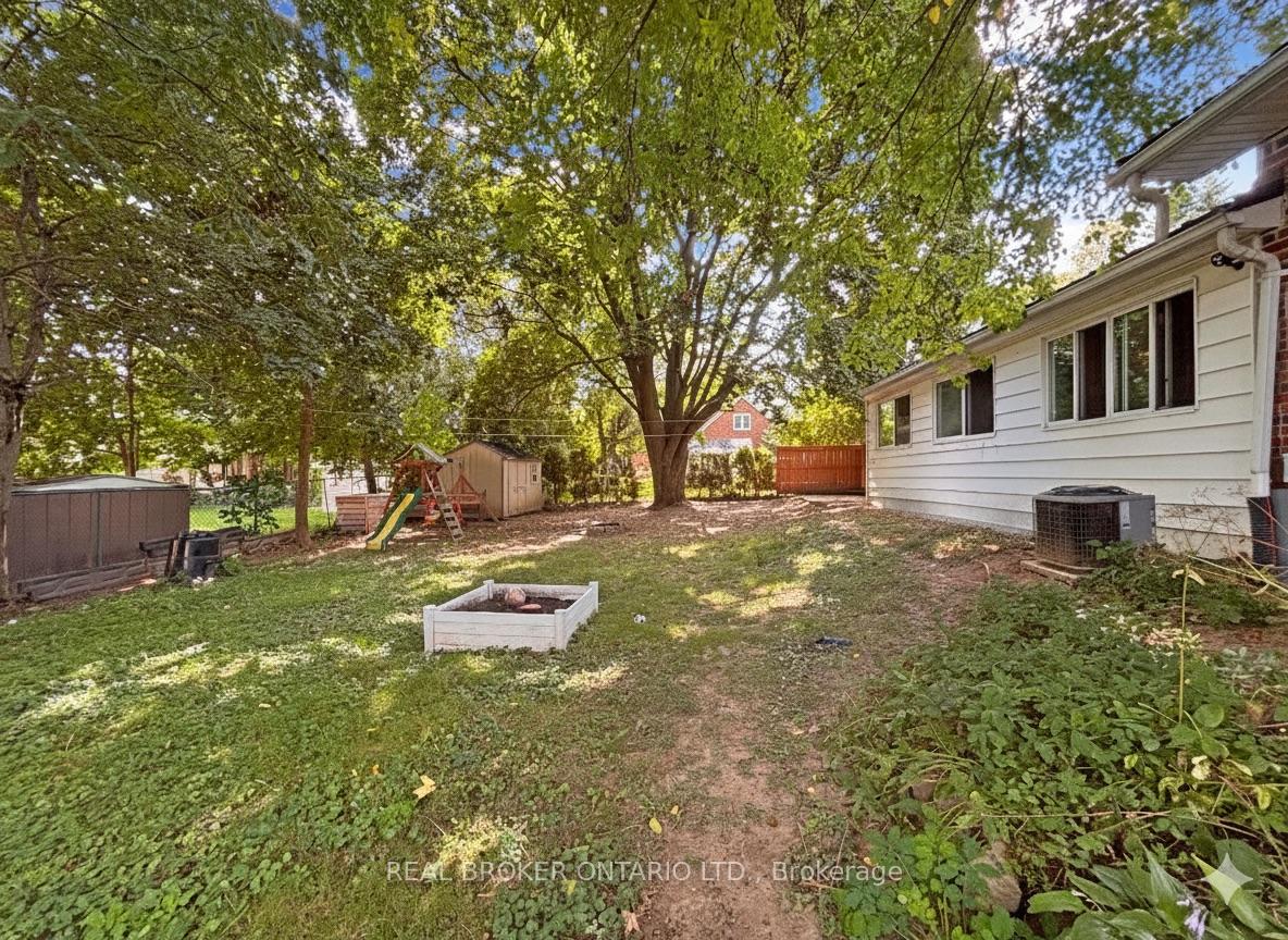 Photo 22 of 21 Richard Avenue, Norfolk, Simcoe — HOMEH