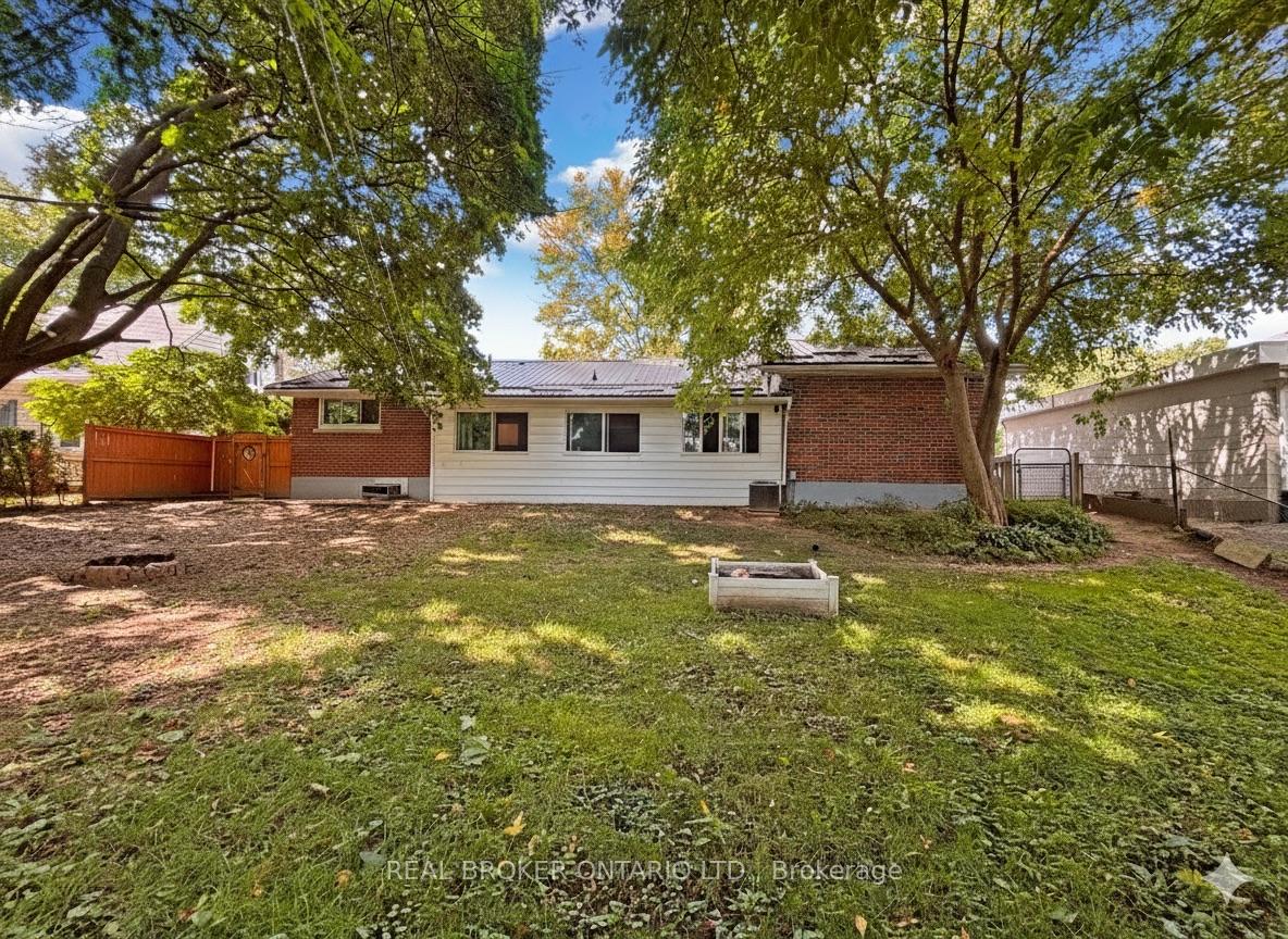 Photo 23 of 21 Richard Avenue, Norfolk, Simcoe — HOMEH
