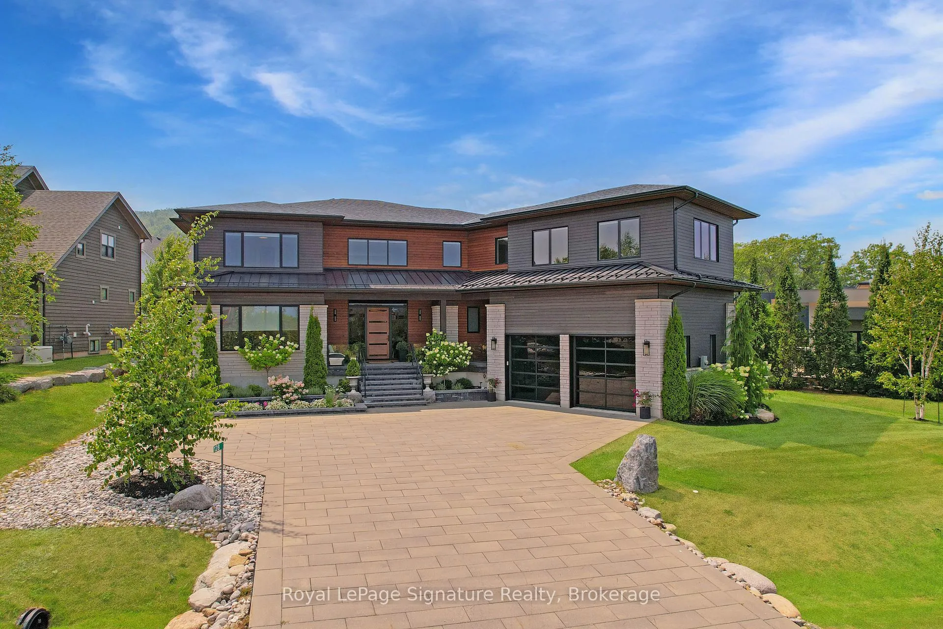 Photo 1 of 128 Arnot Crescent, Blue Mountains — HOMEH
