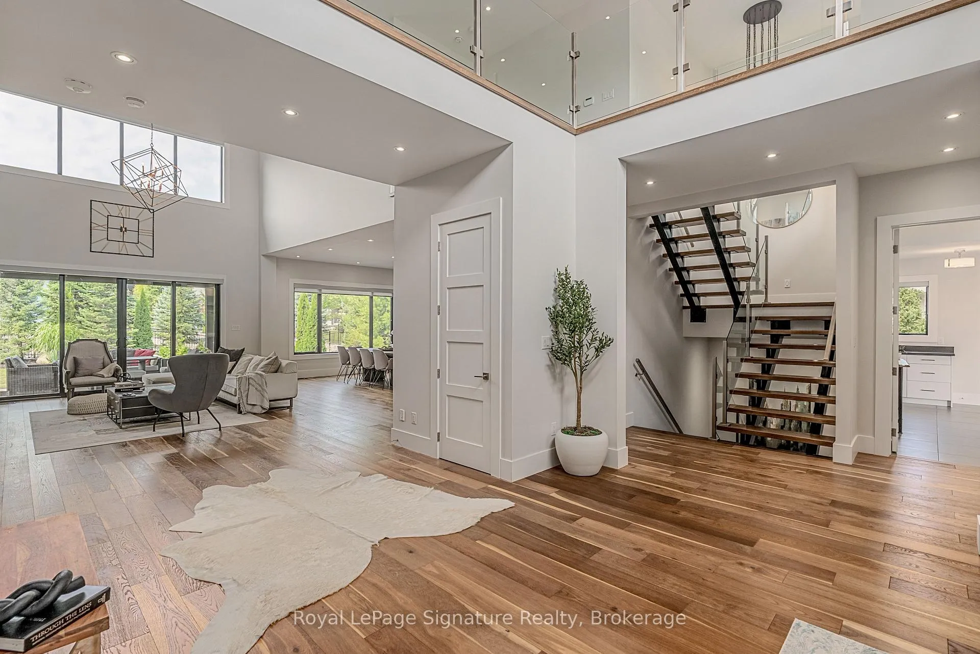 Photo 5 of 128 Arnot Crescent, Blue Mountains — HOMEH