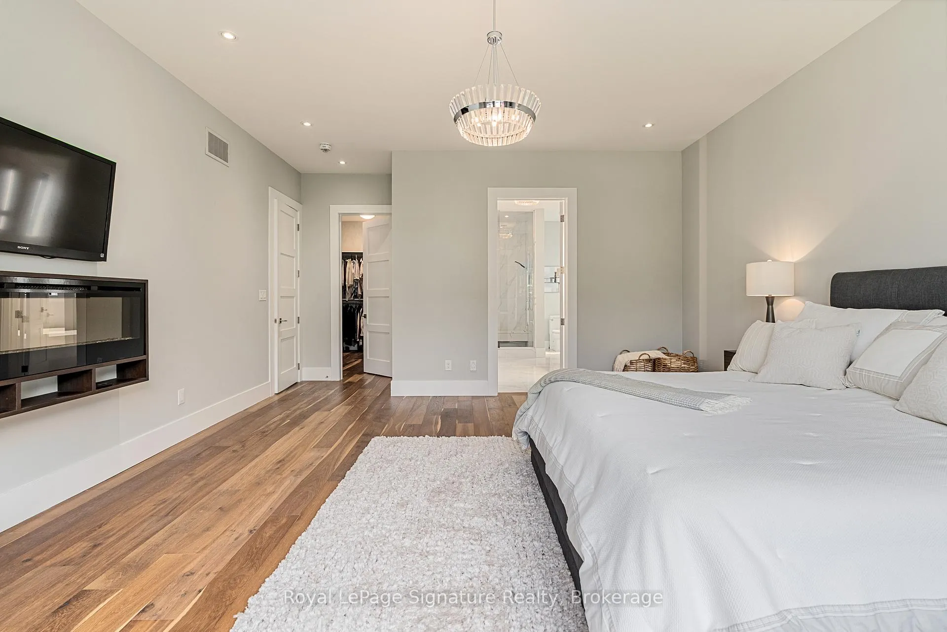 Photo 16 of 128 Arnot Crescent, Blue Mountains — HOMEH