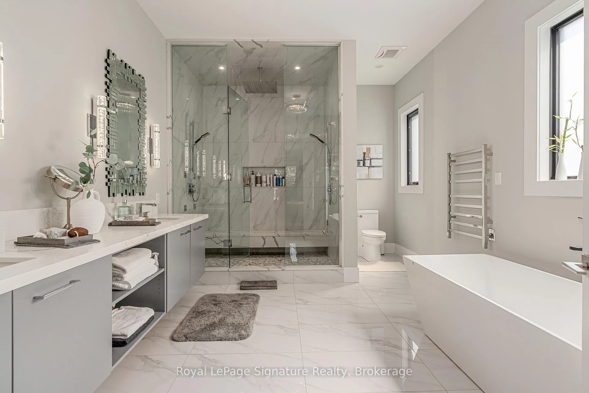 Photo 17 of 128 Arnot Crescent, Blue Mountains — HOMEH