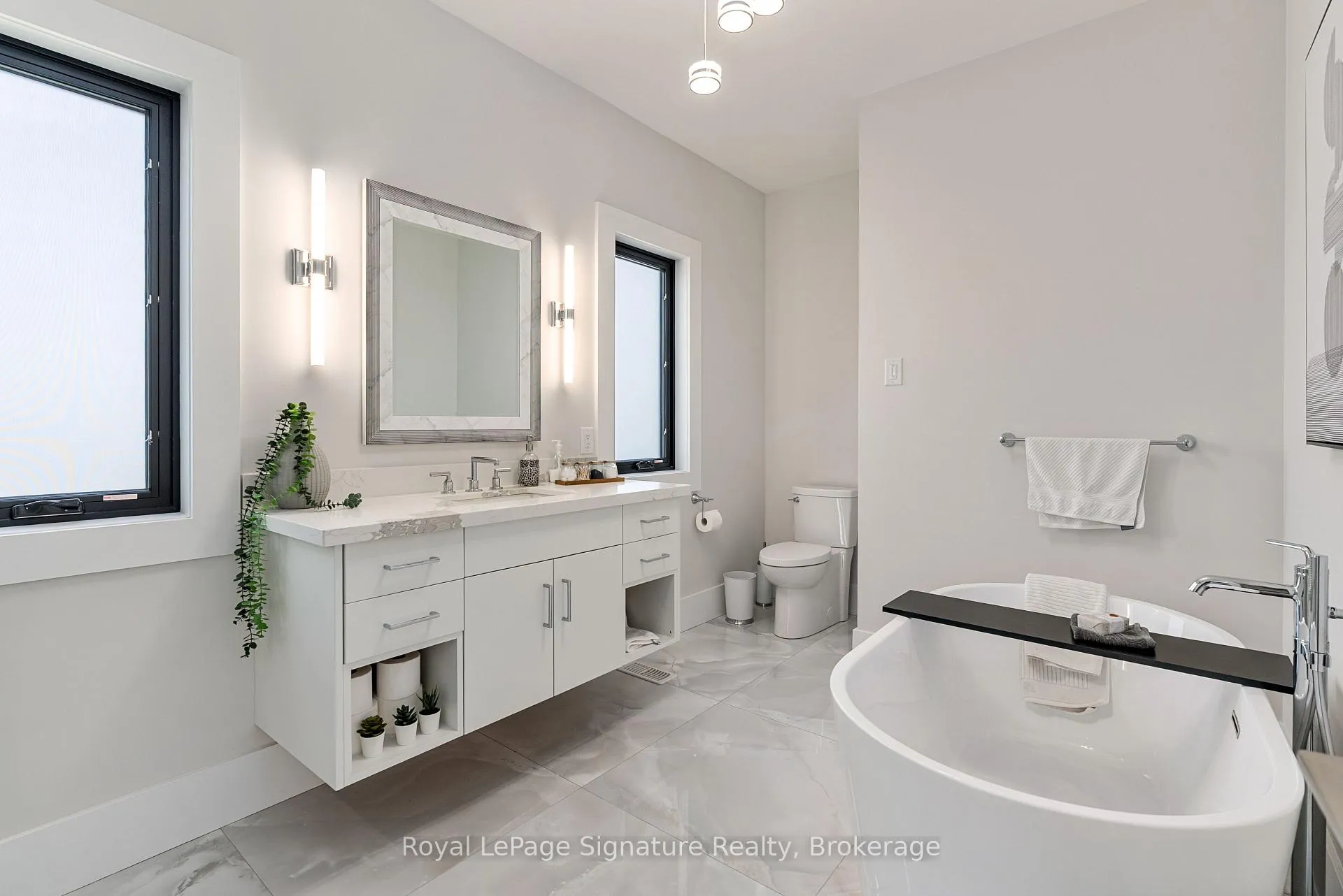 Photo 28 of 128 Arnot Crescent, Blue Mountains — HOMEH