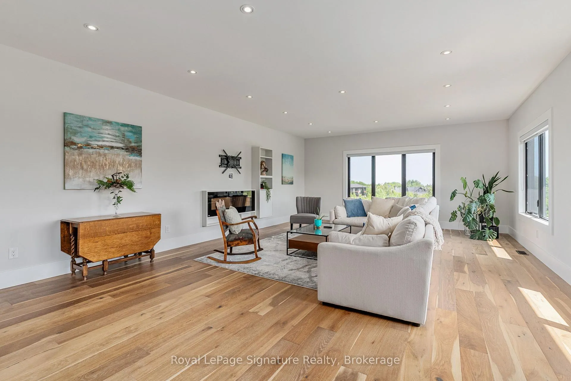 Photo 31 of 128 Arnot Crescent, Blue Mountains — HOMEH