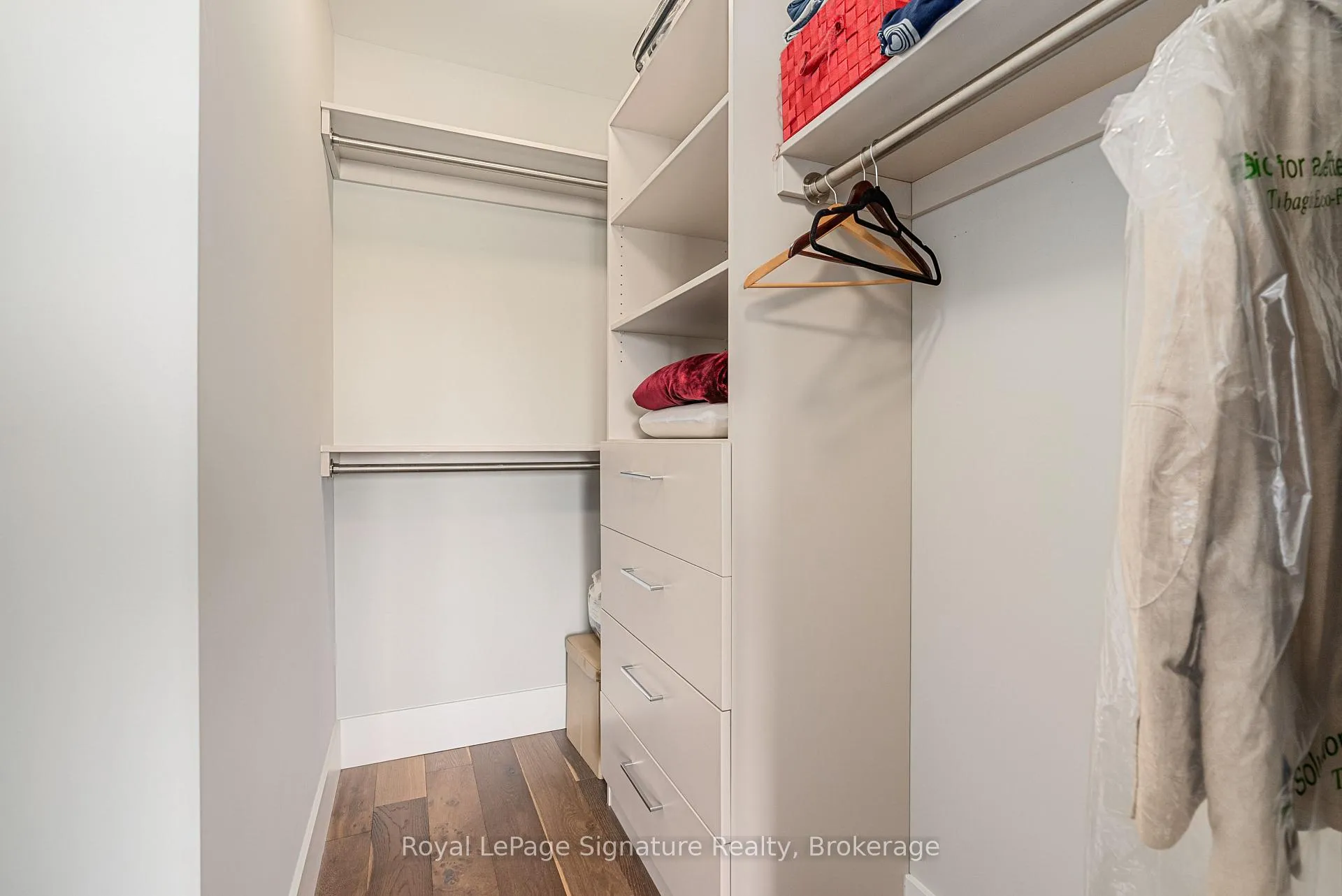 Photo 41 of 128 Arnot Crescent, Blue Mountains — HOMEH