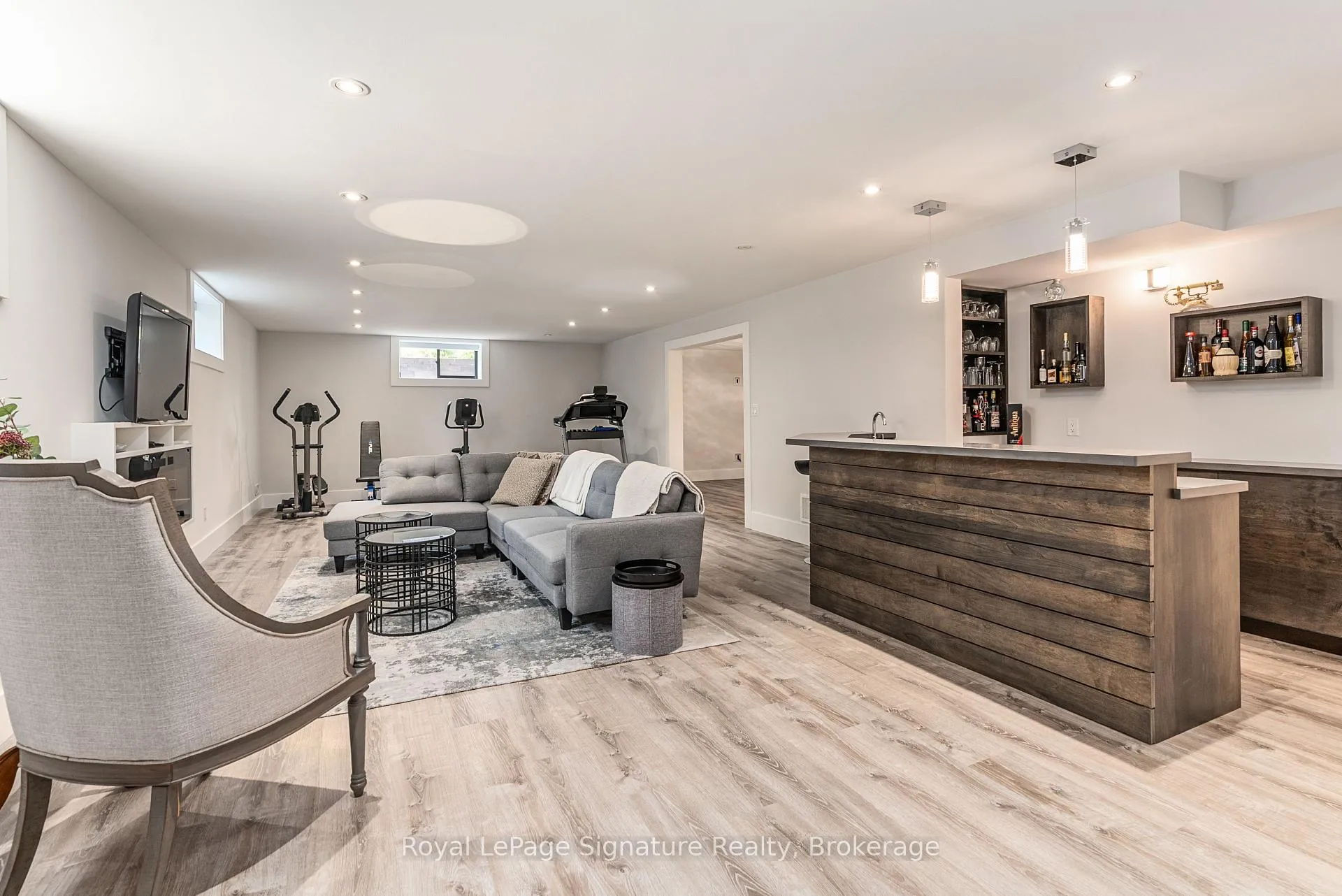Photo 43 of 128 Arnot Crescent, Blue Mountains — HOMEH