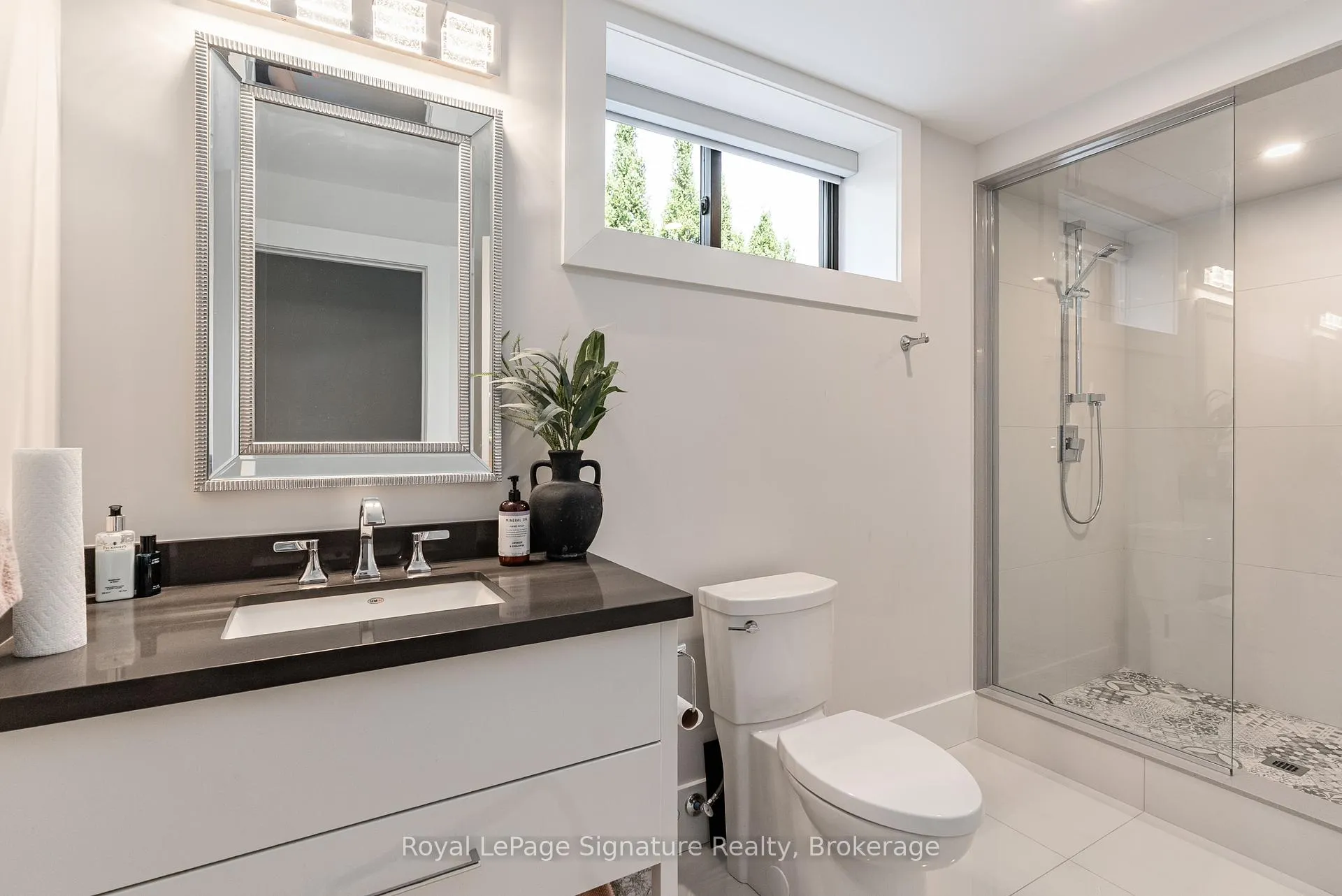 Photo 47 of 128 Arnot Crescent, Blue Mountains — HOMEH