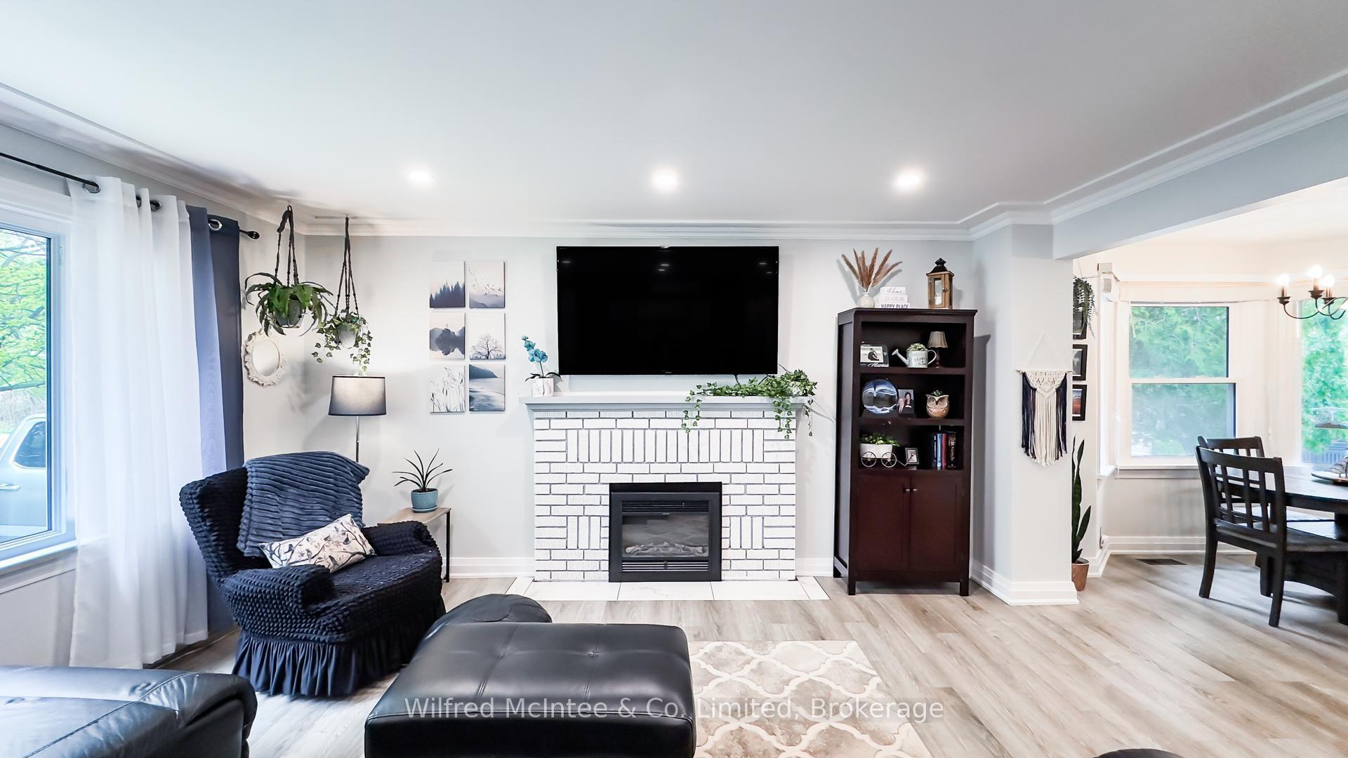 Photo 3 of 301 Carling Terrace, North Huron, Wingham — HOMEH