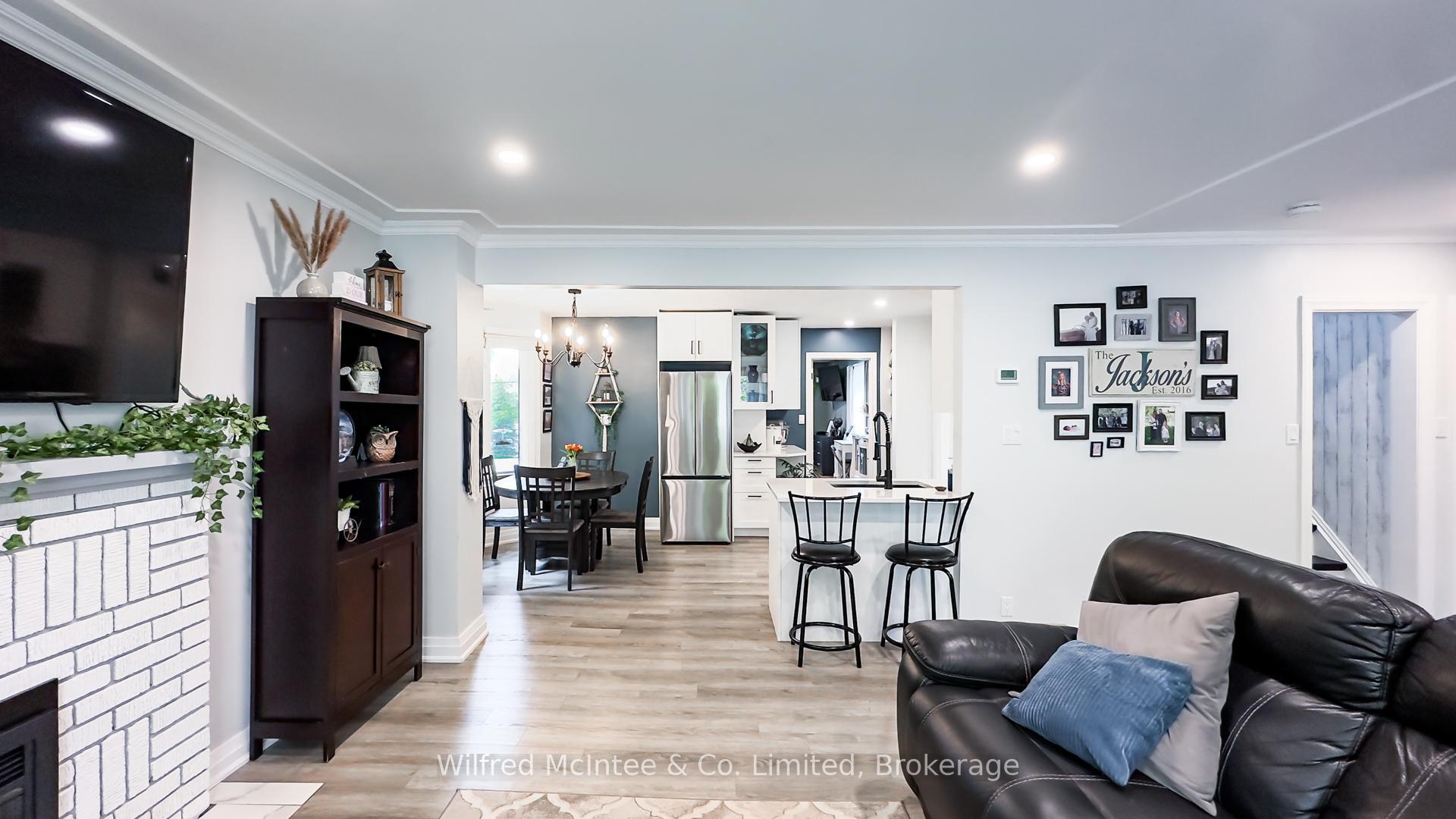 Photo 5 of 301 Carling Terrace, North Huron, Wingham — HOMEH