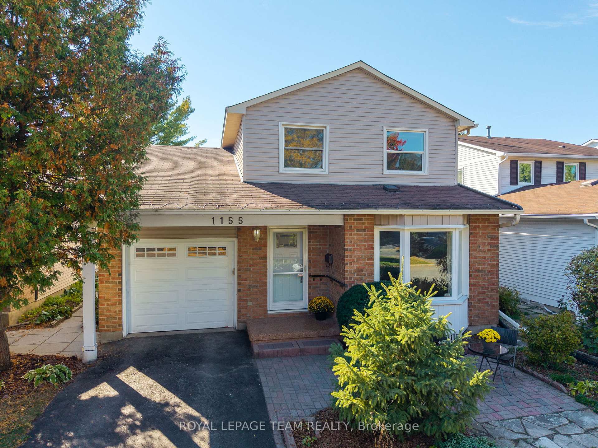 Photo 2 of 1155 Sauterne Park, Ottawa, Convent Glen — HOMEH