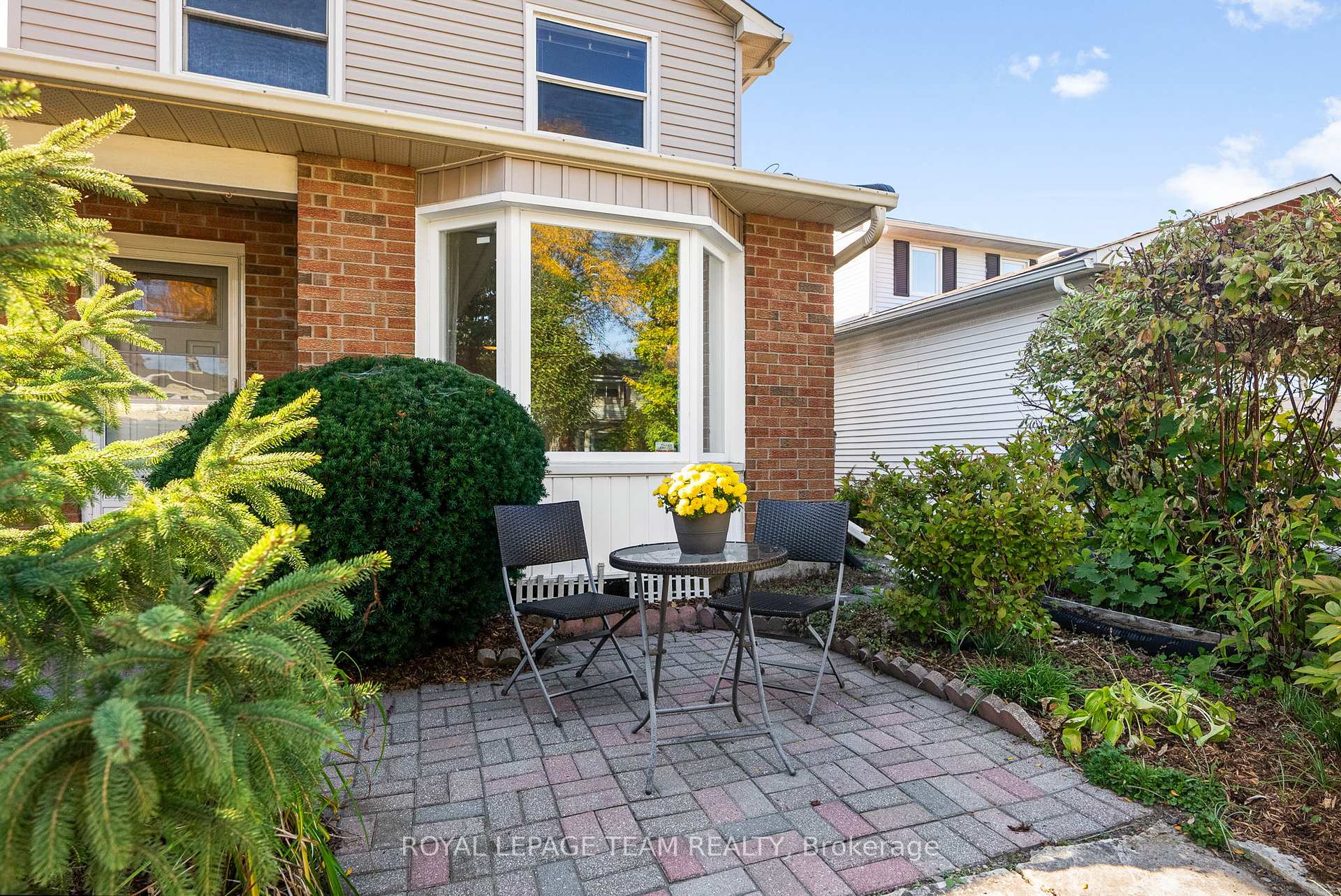 Photo 4 of 1155 Sauterne Park, Ottawa, Convent Glen — HOMEH