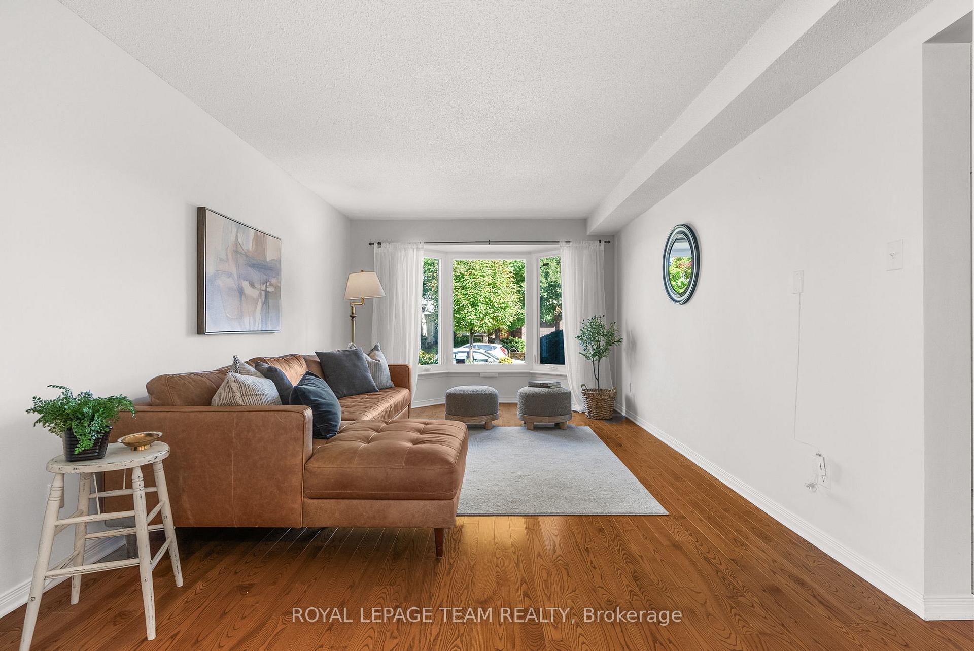 Photo 7 of 1155 Sauterne Park, Ottawa, Convent Glen — HOMEH