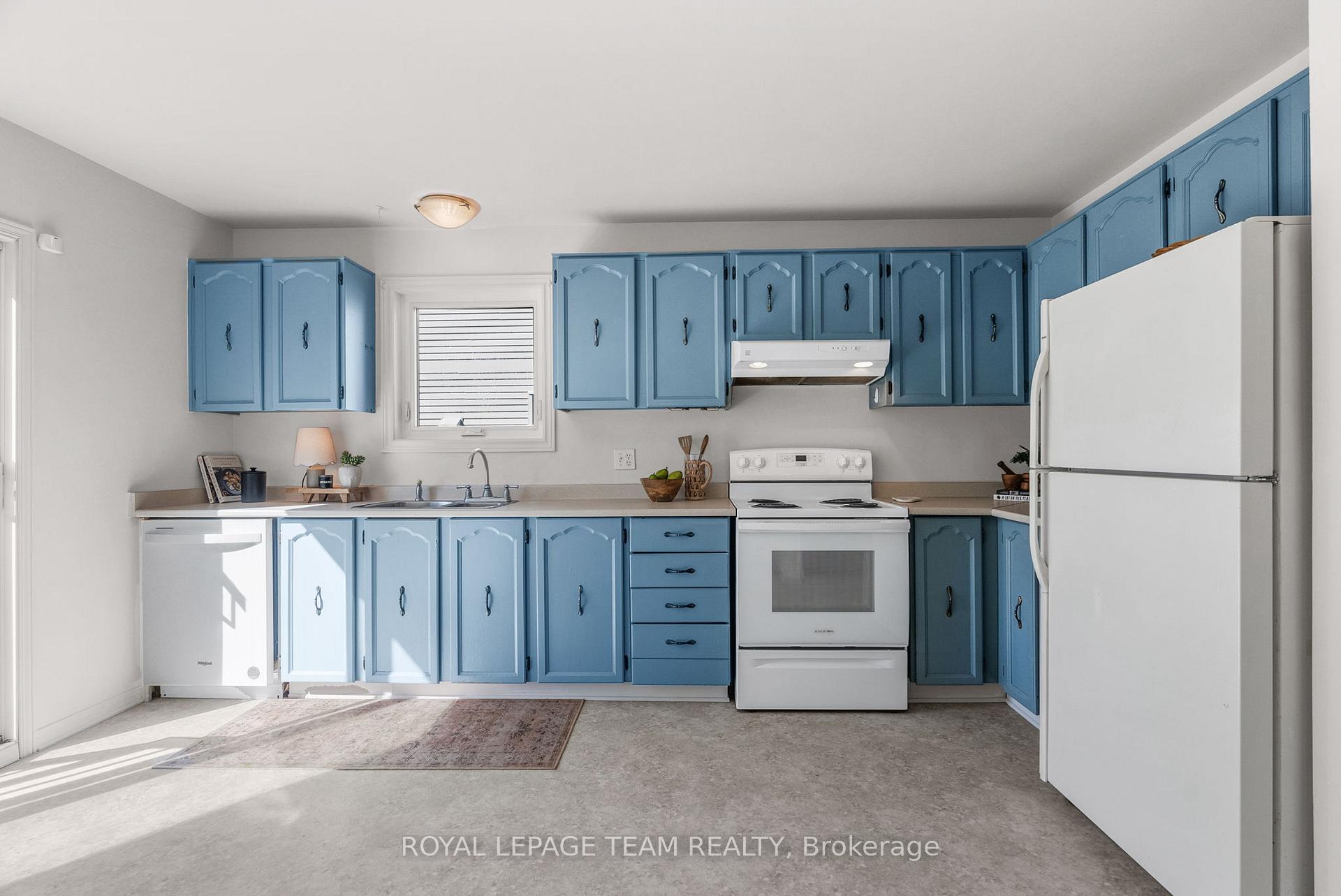 Photo 12 of 1155 Sauterne Park, Ottawa, Convent Glen — HOMEH