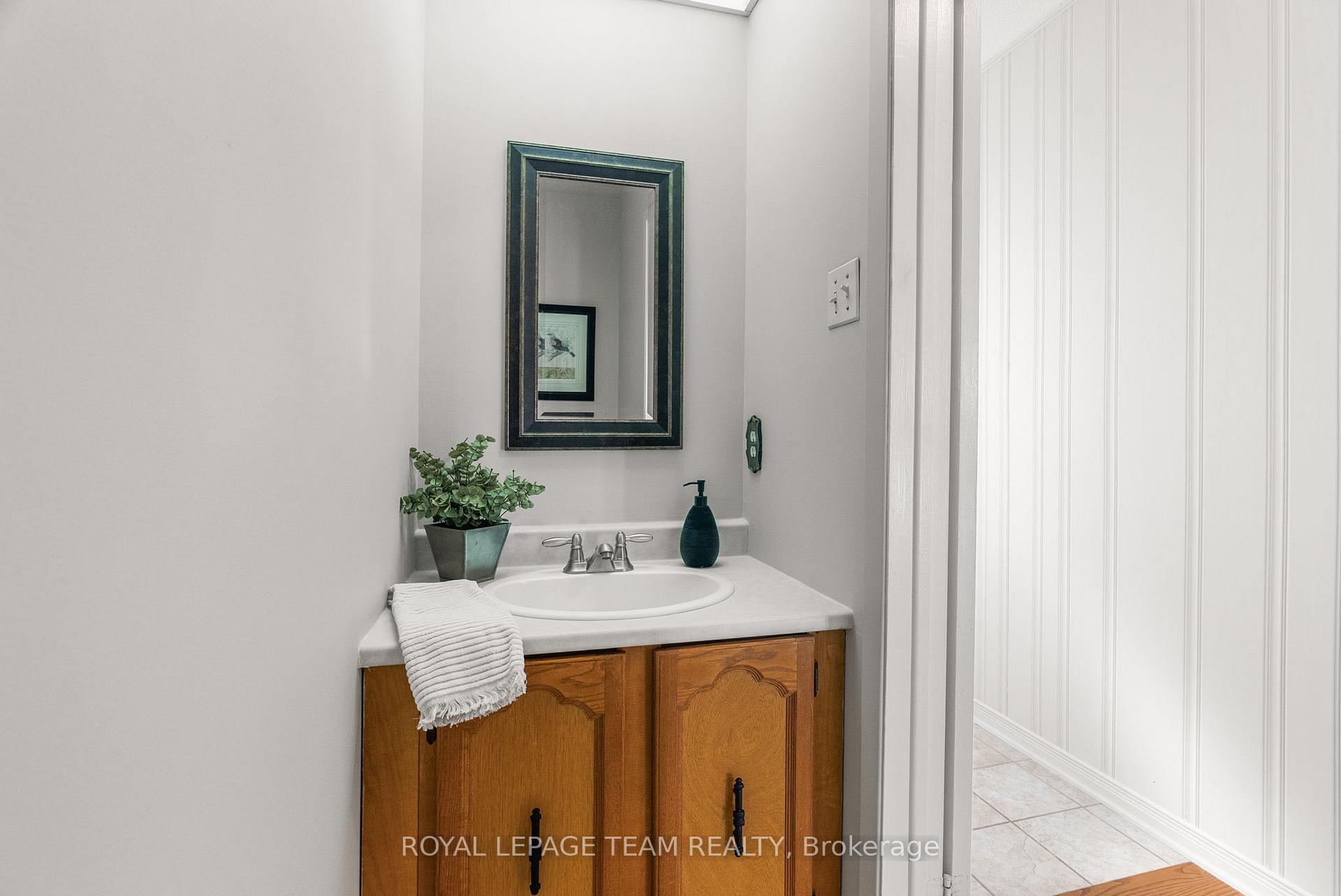 Photo 21 of 1155 Sauterne Park, Ottawa, Convent Glen — HOMEH
