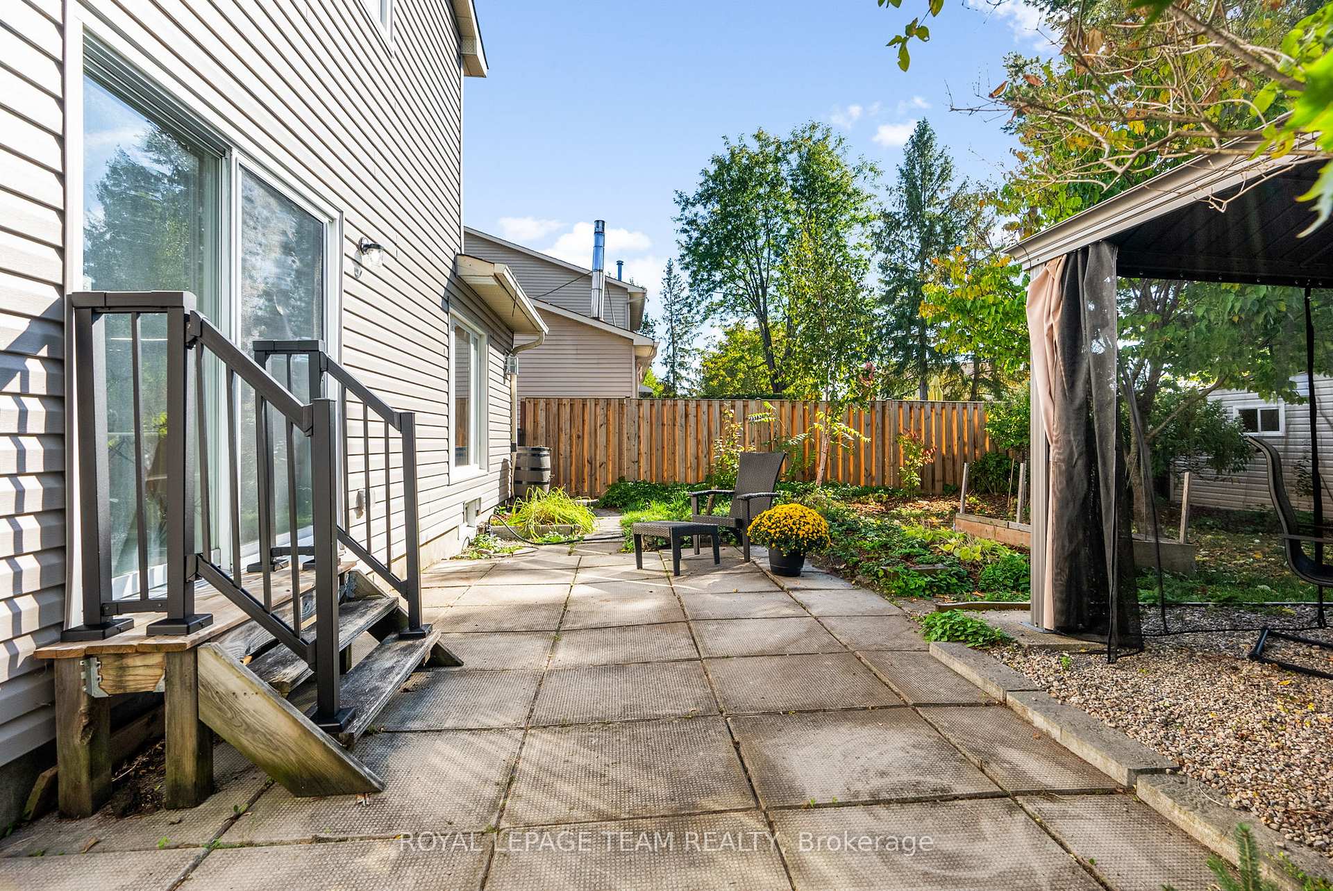 Photo 36 of 1155 Sauterne Park, Ottawa, Convent Glen — HOMEH
