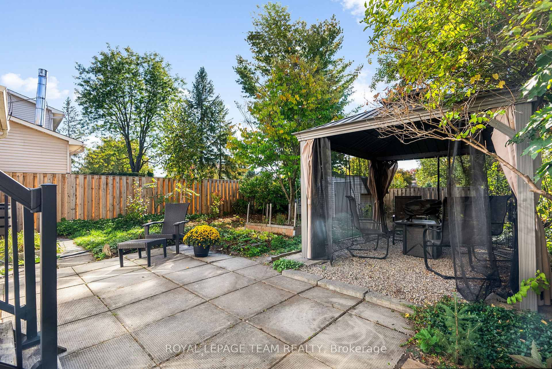 Photo 37 of 1155 Sauterne Park, Ottawa, Convent Glen — HOMEH