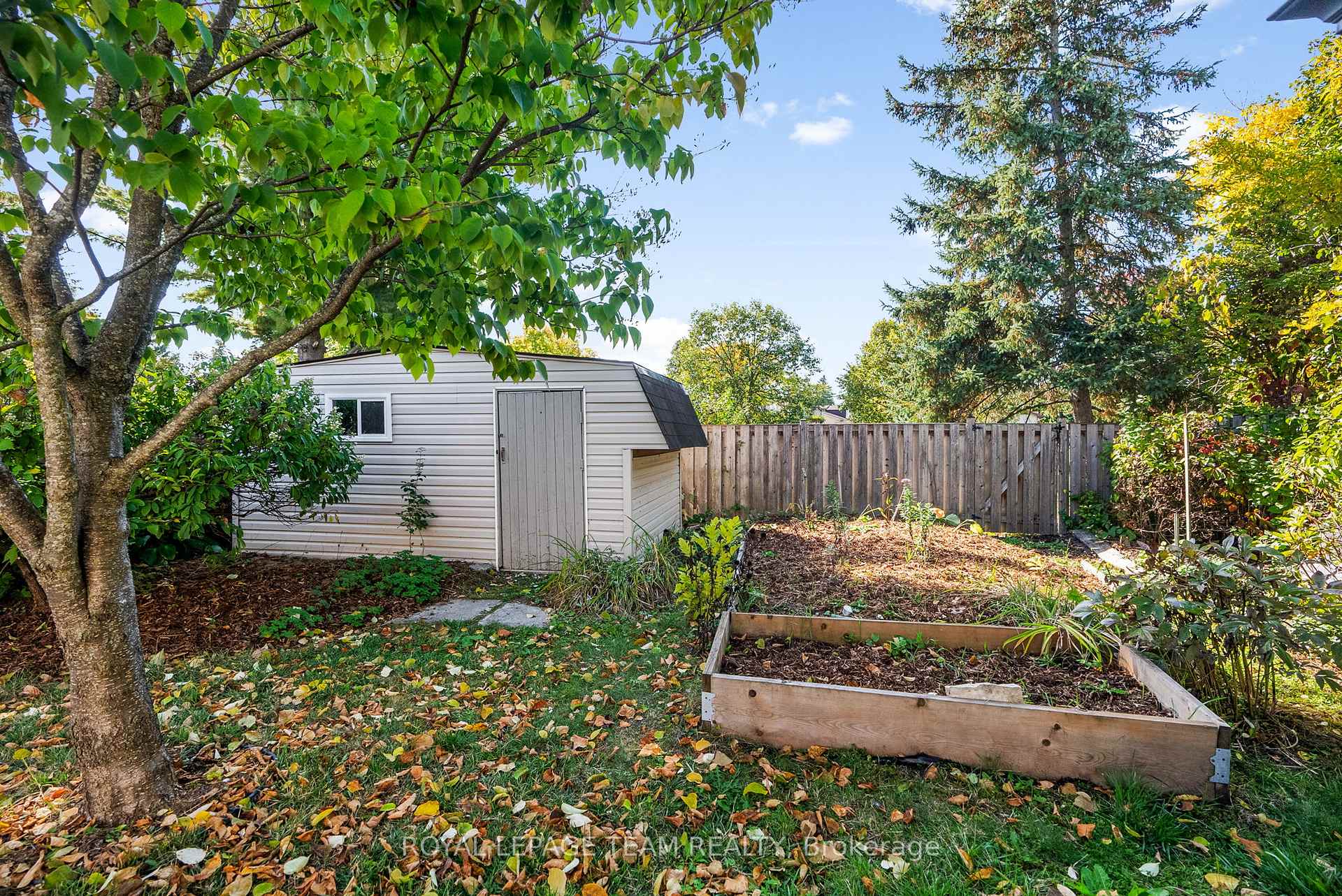 Photo 39 of 1155 Sauterne Park, Ottawa, Convent Glen — HOMEH