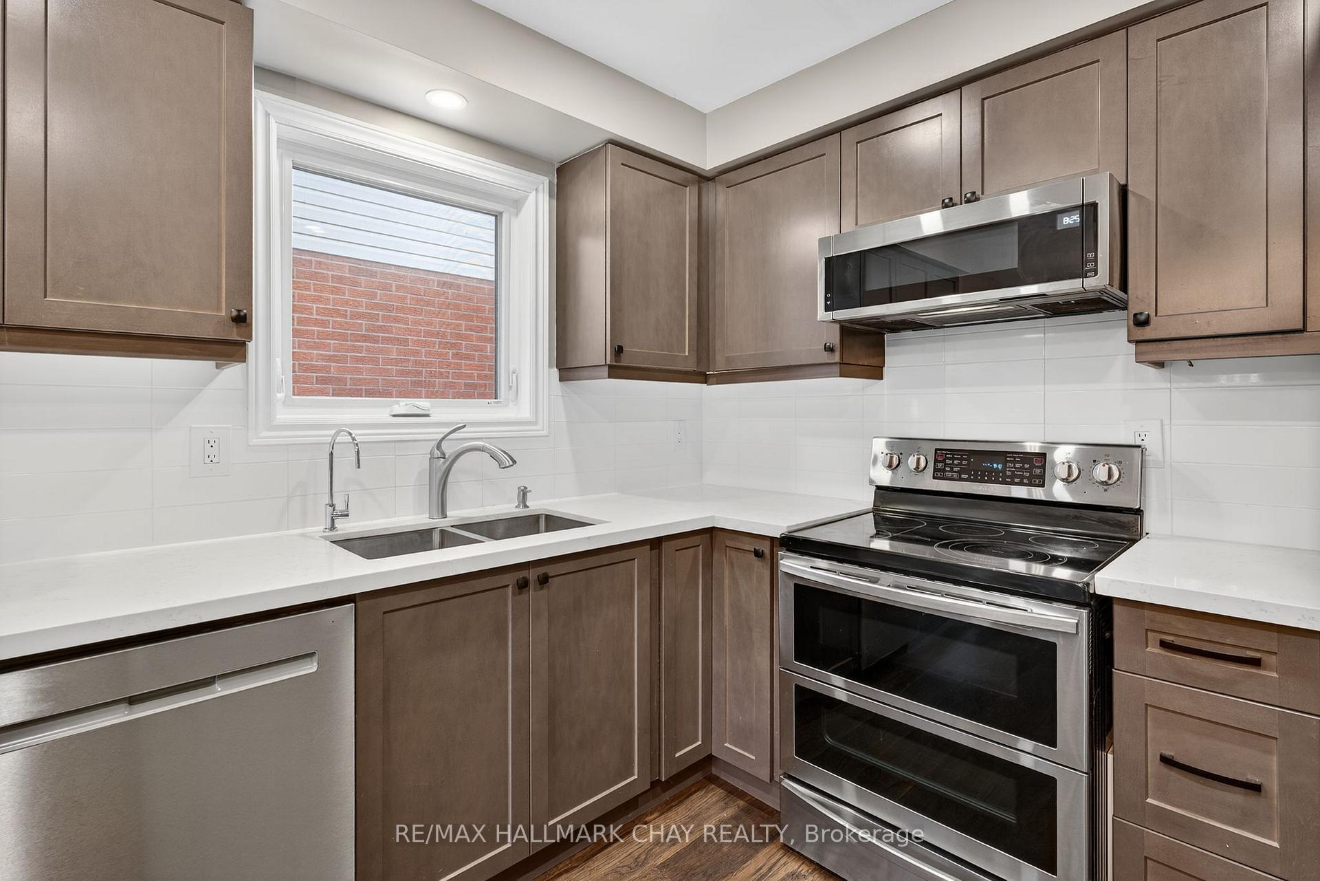 Photo 8 of 53 McKnight Crescent, New Tecumseth, Tottenham — HOMEH