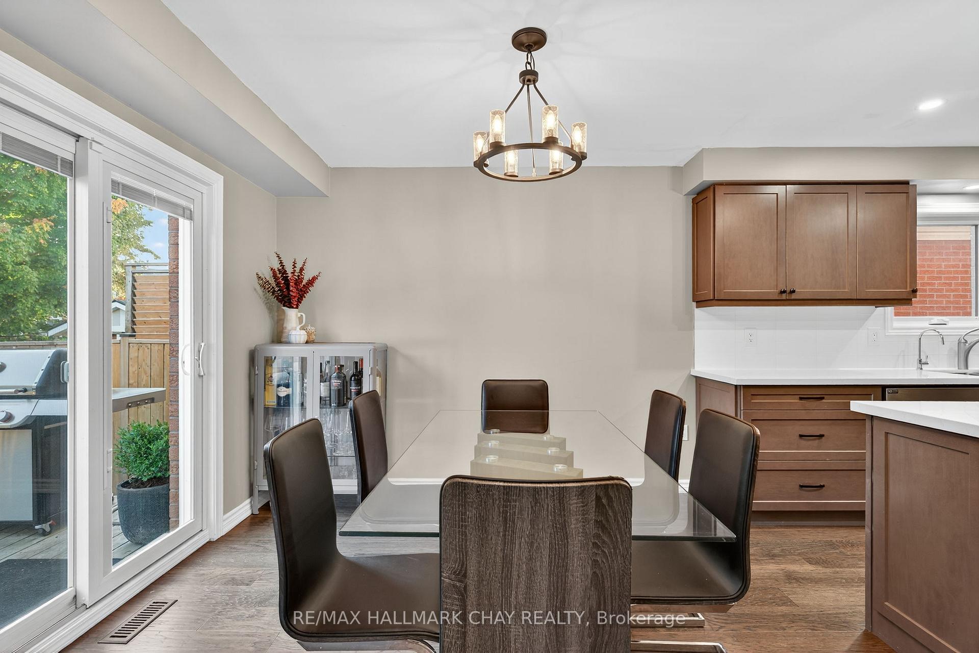 Photo 11 of 53 McKnight Crescent, New Tecumseth, Tottenham — HOMEH