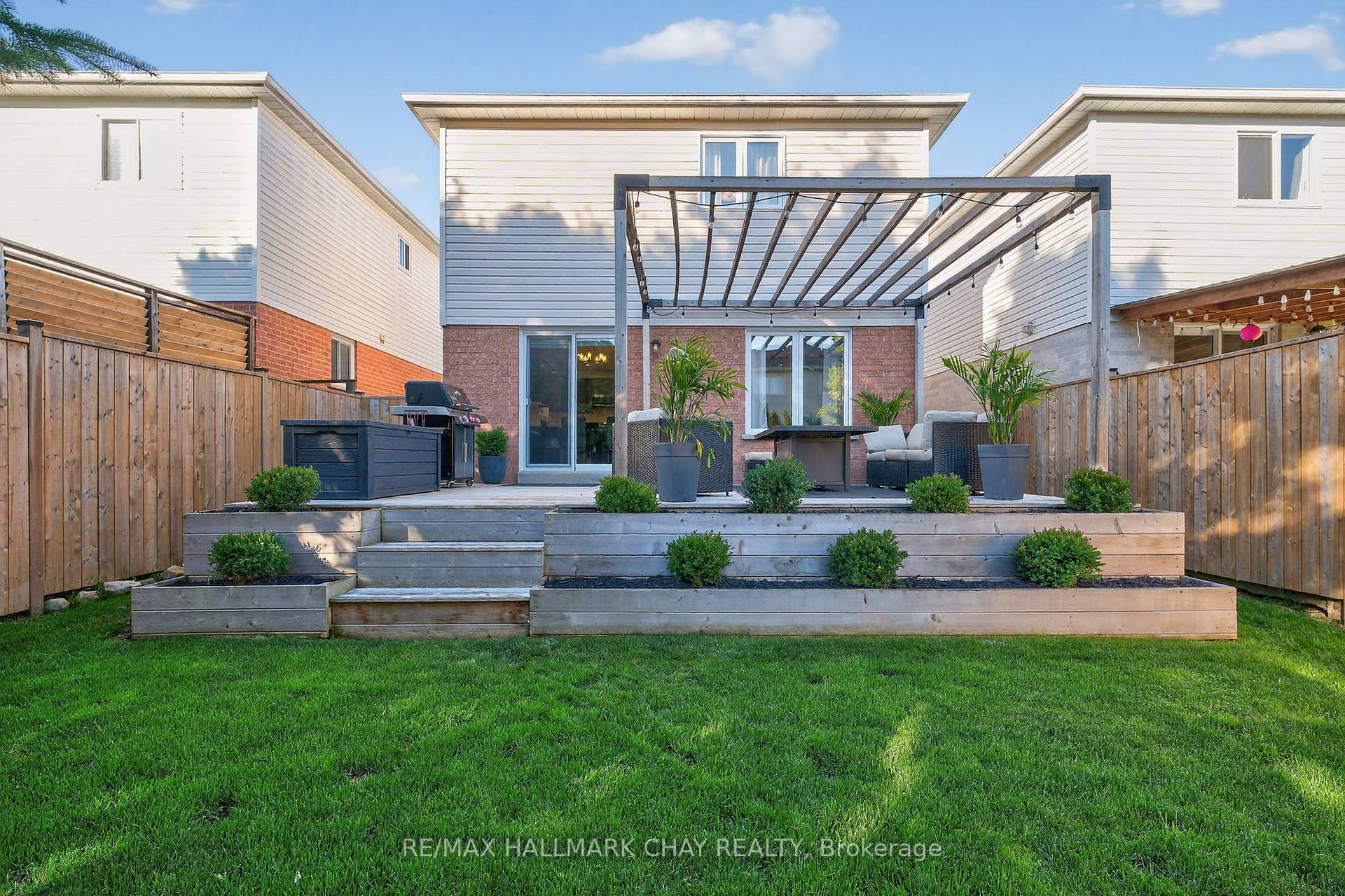 Photo 17 of 53 McKnight Crescent, New Tecumseth, Tottenham — HOMEH