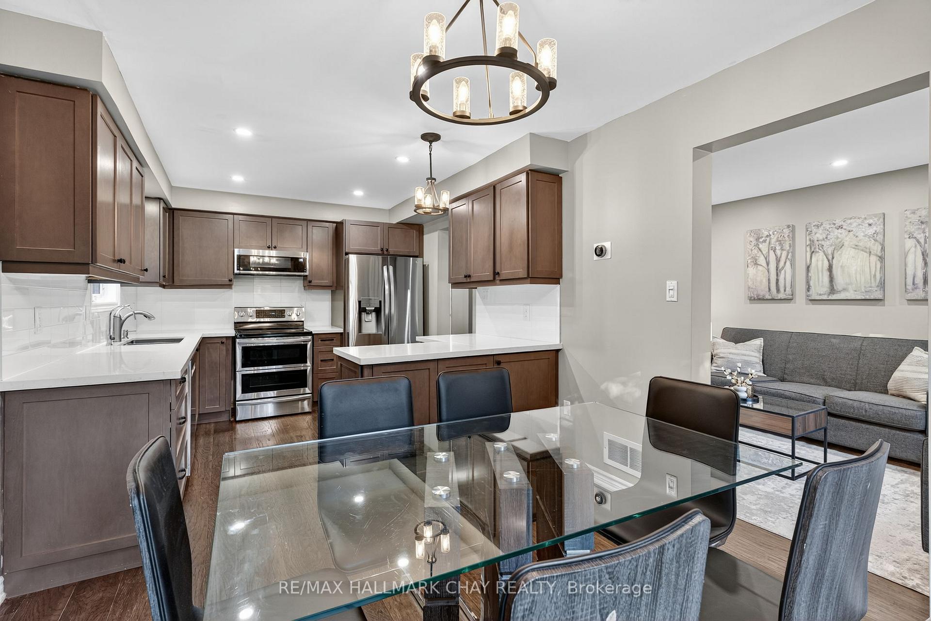 Photo 19 of 53 McKnight Crescent, New Tecumseth, Tottenham — HOMEH