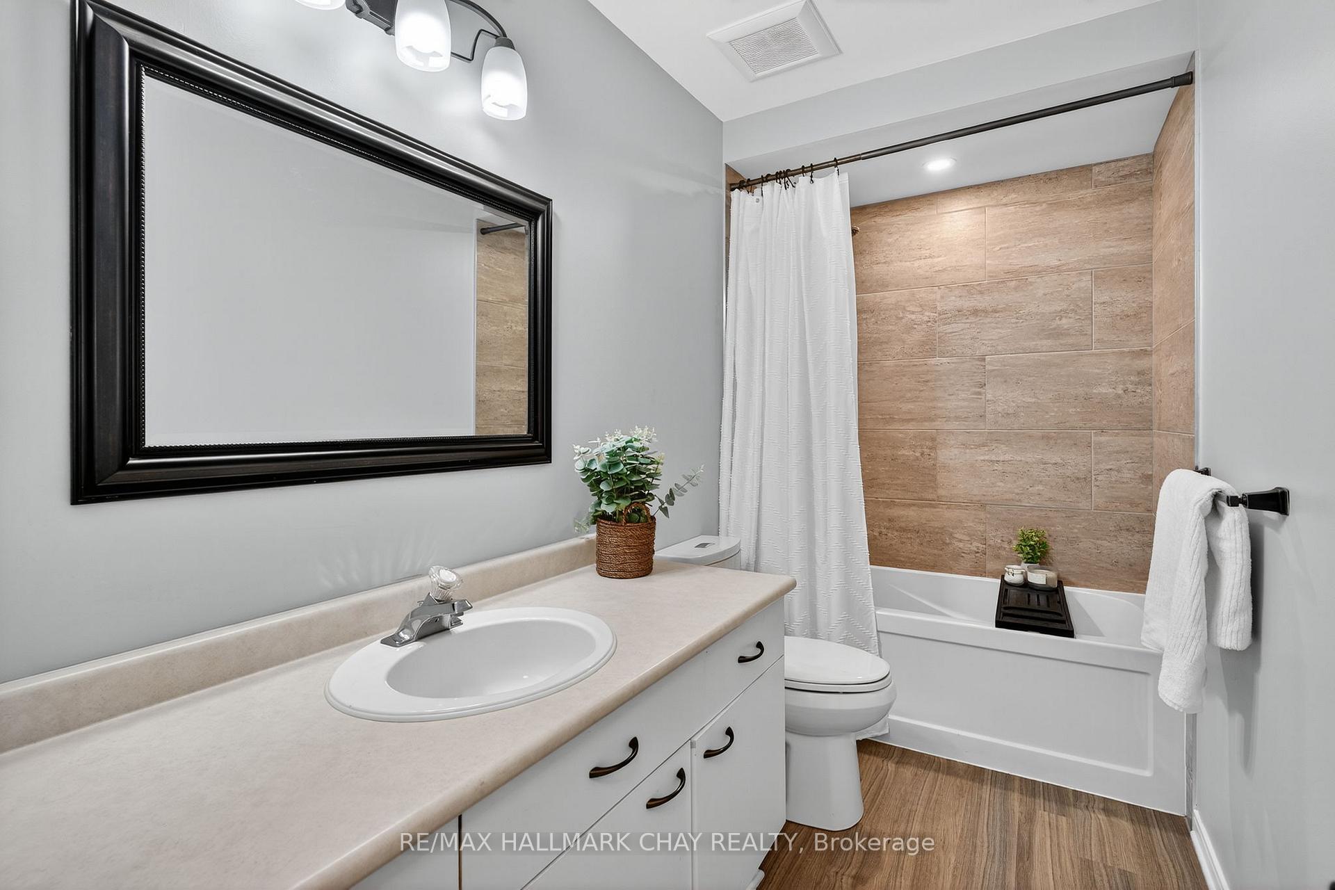 Photo 34 of 53 McKnight Crescent, New Tecumseth, Tottenham — HOMEH